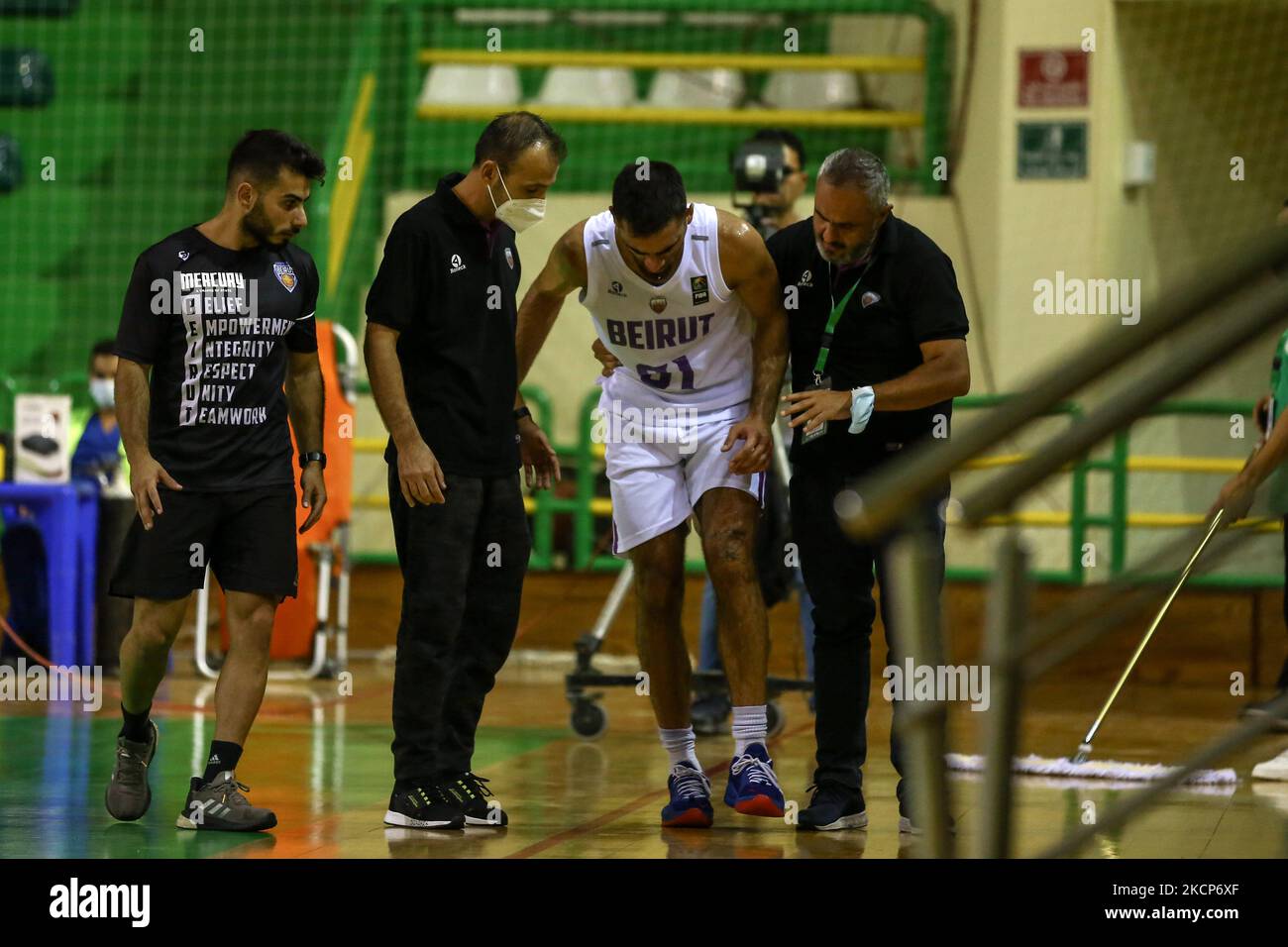 Blessure du joueur (91) Sergio El - Darwich de l'équipe de Beyrouth pendant le match entre le Club sportif Al-Ahli (ASC) (Egypte) et le Club sportif de Beyrouth (BSC) (Liban), mercredi 6 octobre 2021 à Burj Al Arab Stadium à 18:00, le jour 8 pour les Championnats du Club arabe N.33 (photo d'Ayman Aref/NurPhoto) Banque D'Images