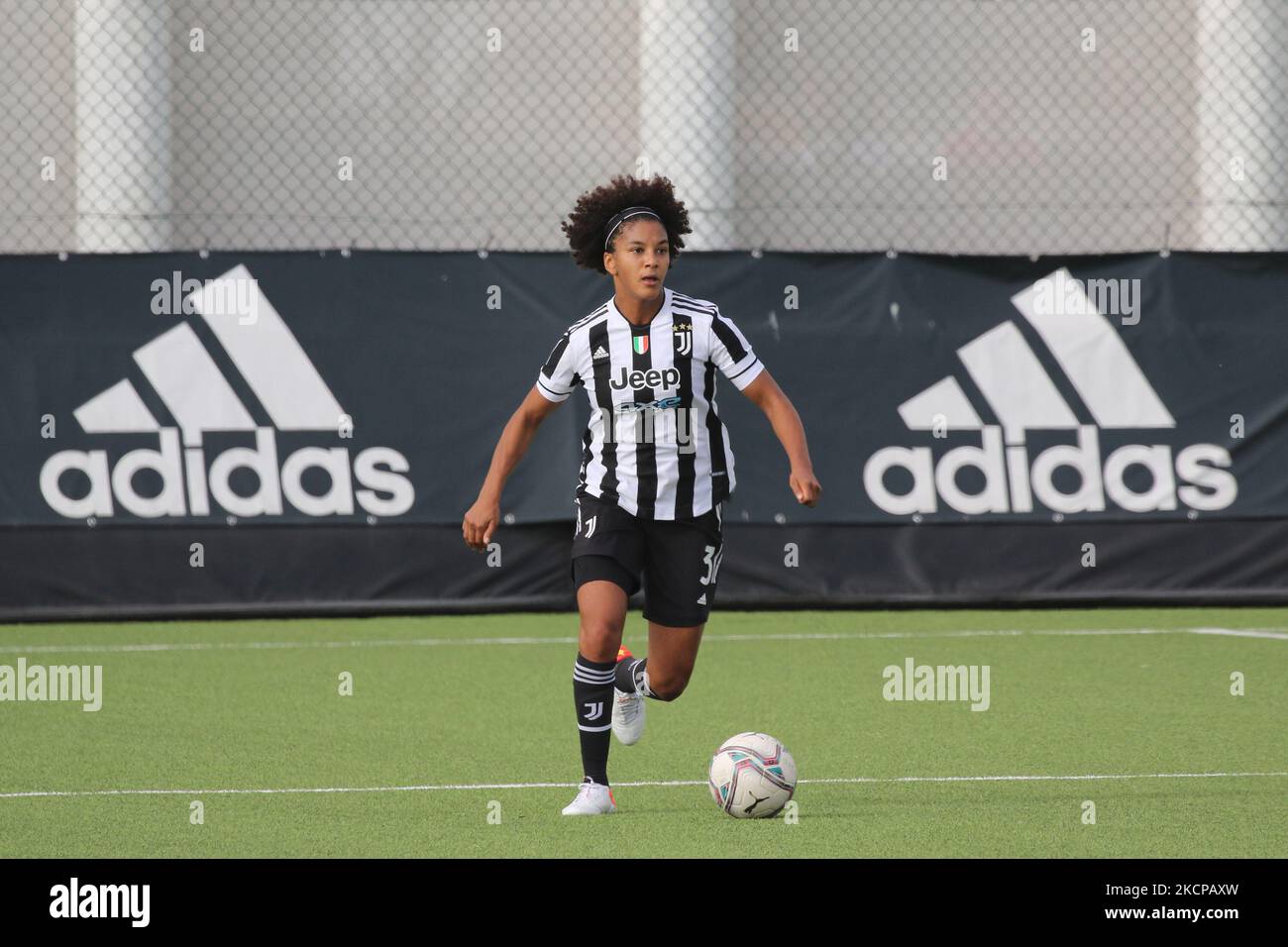 Sara Gama (Juventus Women) pendant le match de football italien série A Women Juventus FC vs Napoli Femminile sur 09 octobre 2021 au centre de formation de Juventus à Turin, Italie (photo par Claudio Benedetto/LiveMedia/NurPhoto) Banque D'Images