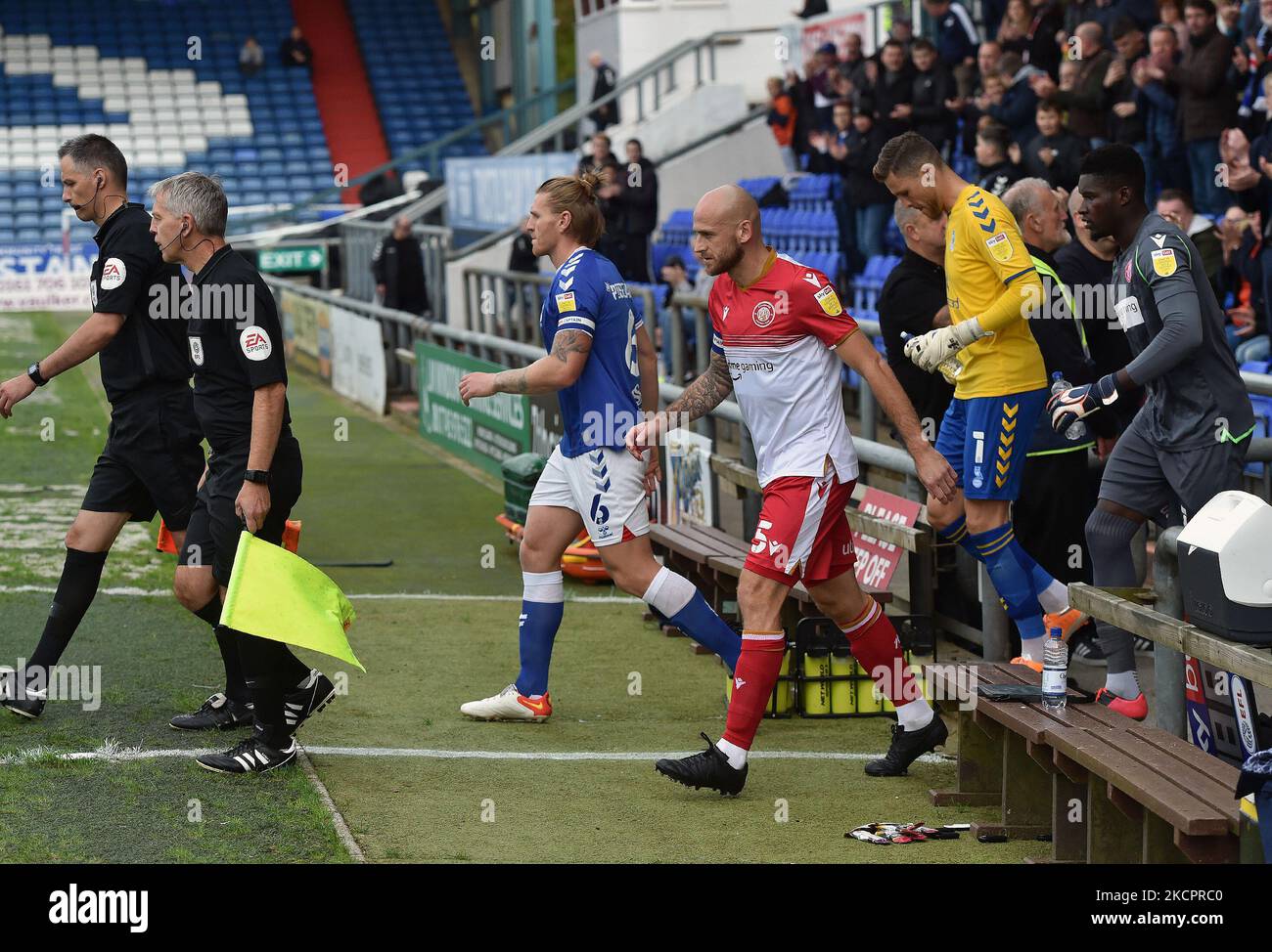 Carl Piergianni d'Oldham Athletic lors du match Sky Bet League 2 entre Oldham Athletic et Stevenage à Boundary Park, Oldham, le samedi 16th octobre 2021. (Photo d'Eddie Garvey/MI News/NurPhoto) Banque D'Images