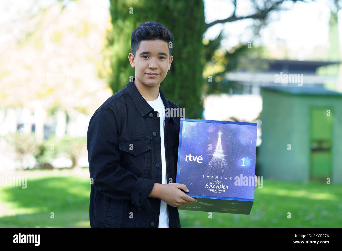 Le chanteur Levi Diaz pose pour les photographes lors de sa présentation en tant que représentant de l'Espagne pour l'Eurovision 2022 aux studios du Prado del Rey sur 18 octobre 2021 à Madrid, en Espagne. (Photo par Oscar Gonzalez/NurPhoto) Banque D'Images