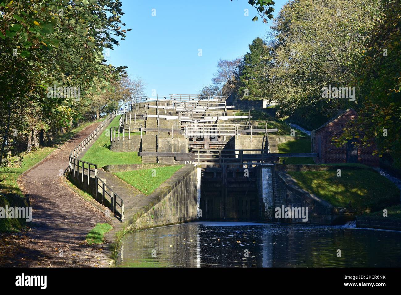 Prends cinq écluses, Bingley, West Yorkshire en automne Banque D'Images