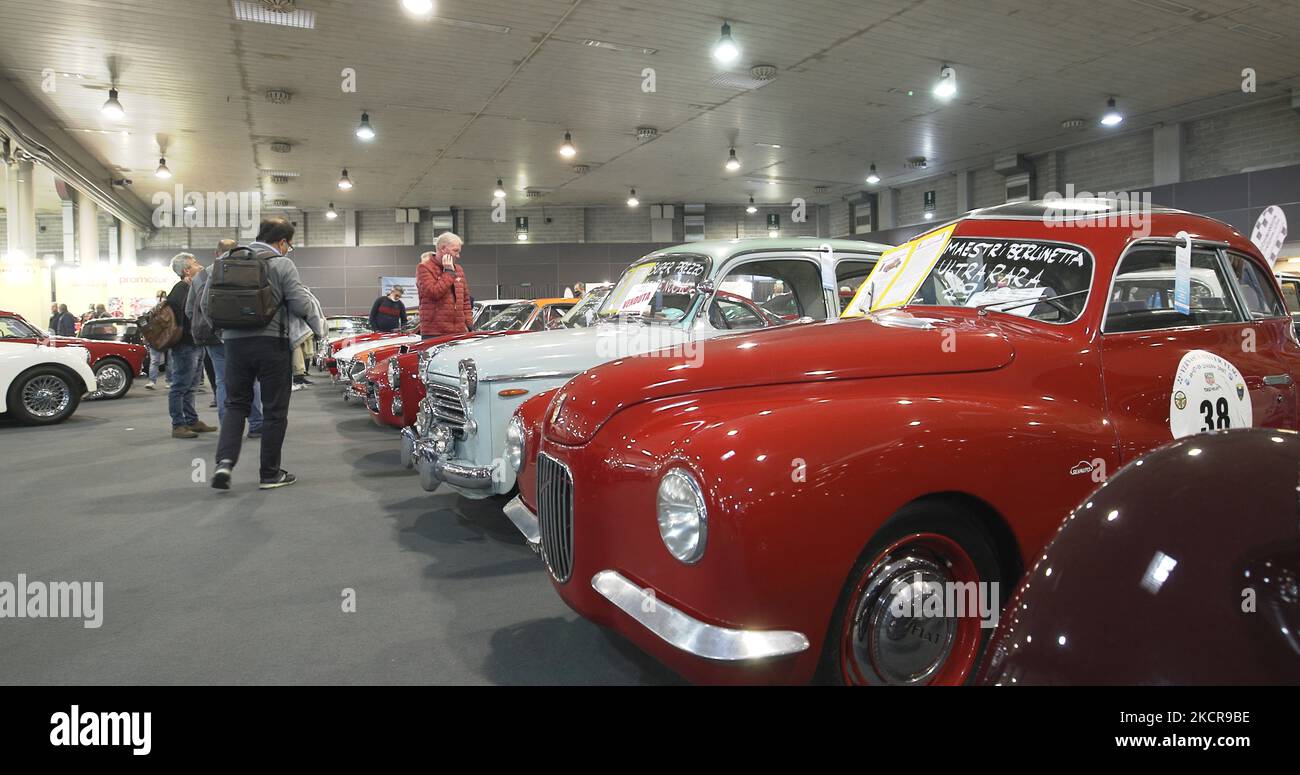 L'Auto e moto d'Epoca à Padoue, Italie, sur 22 octobre 2021. -Auto e moto d’Epoca à Padoue est le plus grand marché de voitures de collection et de pièces de rechange en Europe, et a été le plus grand événement international pour les amateurs de moto et pour les fans de la culture plus large liée au domaine automobile pendant des années. (Photo de Manuel Romano/NurPhoto) Banque D'Images