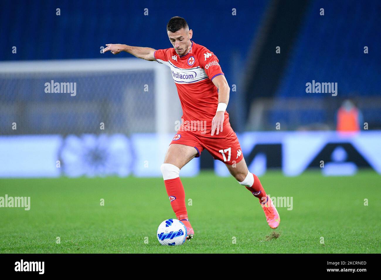 Aleksa Terzic d'ACF Fiorentina pendant la série Un match entre SS Lazio et ACF Fiorentina au Stadio Olimpico, Rome, Italie, le 27 octobre 2021. (Photo de Giuseppe Maffia/NurPhoto) Banque D'Images