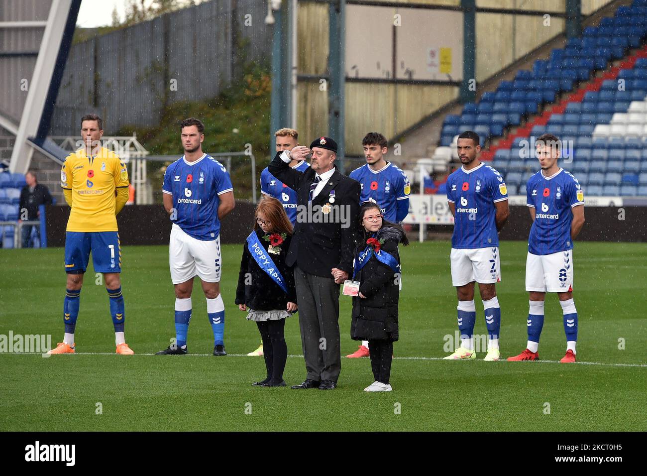 Souvenir d'Oldham Athletic lors du match de la Sky Bet League 2 entre Oldham Athletic et Swindon Town à Boundary Park, Oldham, le samedi 30th octobre 2021. (Photo d'Eddie Garvey/MI News/NurPhoto) Banque D'Images