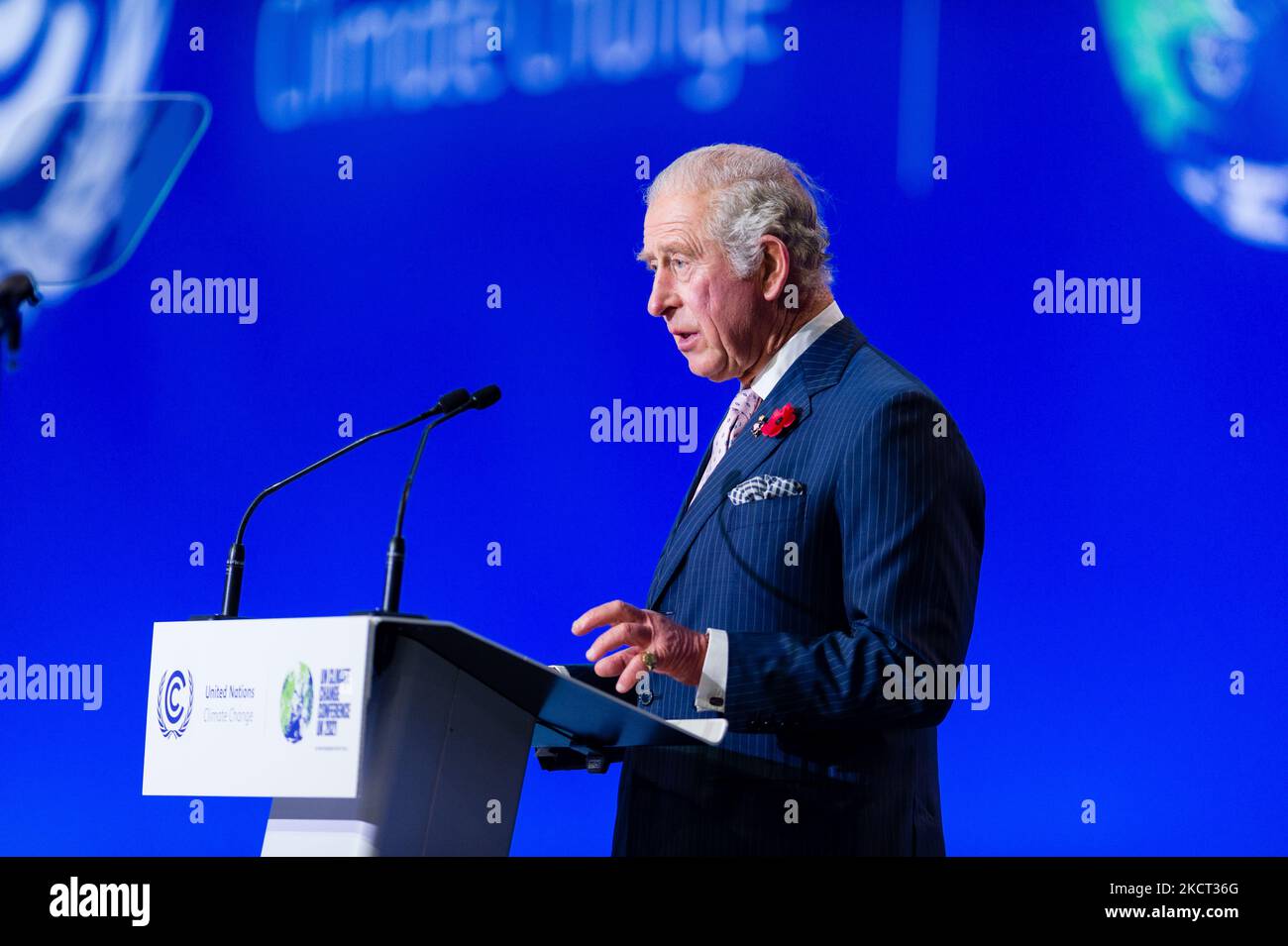 Le Prince Charles, Prince de Galles, prononce un discours lors de la cérémonie d'ouverture de la Conférence des Nations Unies sur les changements climatiques de COP26, à Glasgow, au Royaume-Uni, du 1 au 23 novembre 2021. COP26, de 31 octobre à 12 novembre à Glasgow, sera la plus grande conférence sur le climat depuis le sommet de Paris en 2015. Elle est considérée comme essentielle pour fixer des objectifs d'émissions mondiales afin de ralentir le réchauffement climatique et de raffermir d'autres engagements clés. (Photo de Maciek Musialek/NurPhoto) Banque D'Images