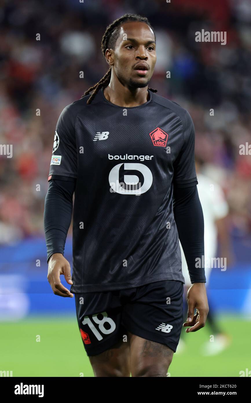 Renato Sanchez du LOSC Lille Métropole lors du match de l'UEFA Champions League Group G entre le FC Séville et le LOSC Lille Mtropole à Ramon Sanchez Pizjuan sur 02 novembre 2021 à Séville, Espagne. (Photo de Jose Luis Contreras/DAX Images/NurPhoto) Banque D'Images