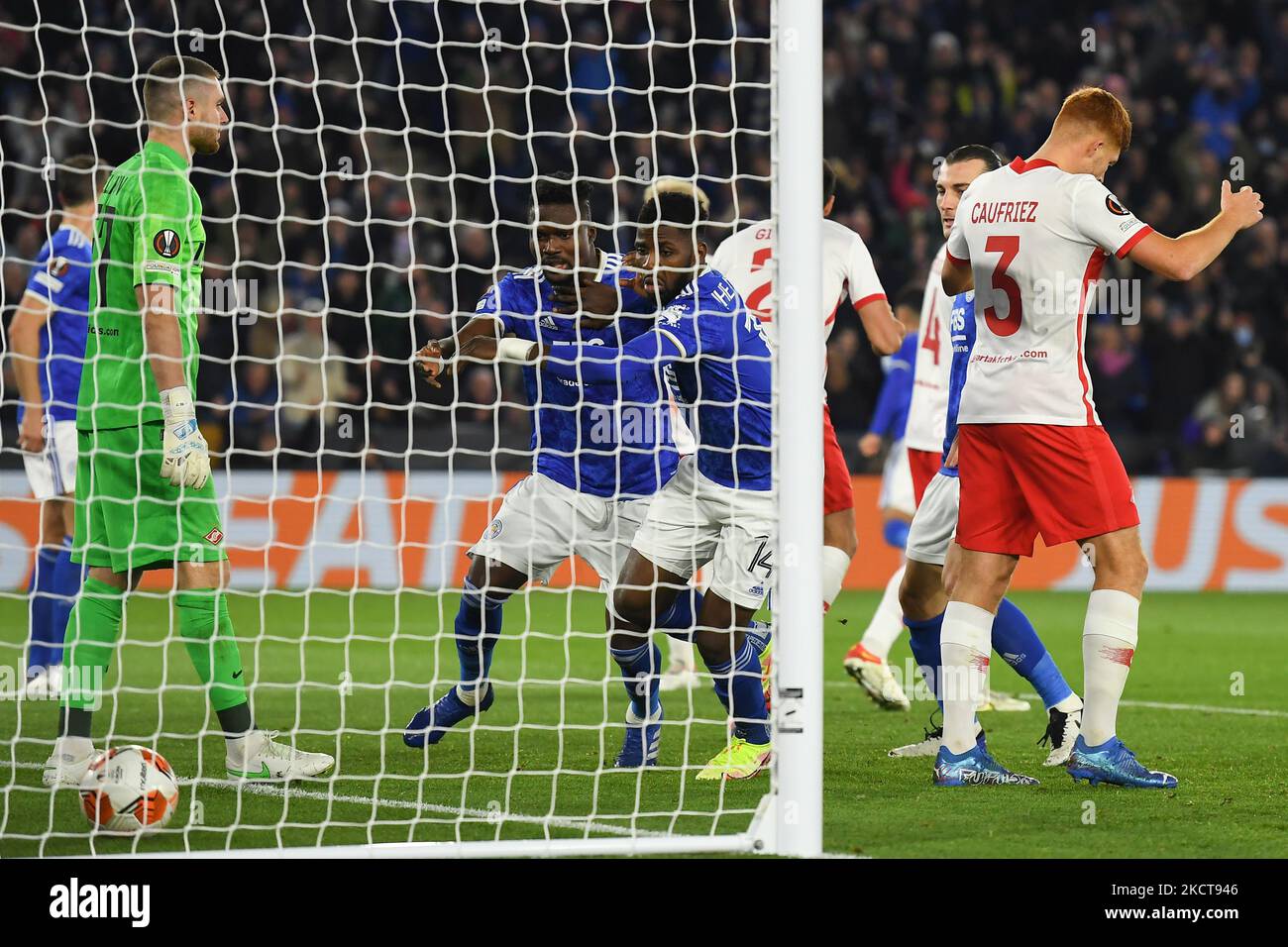 Daniel Amartey, de Leicester City, fête ses festivités après avoir atteint son objectif 1-1 lors du match de l'UEFA Europa League Group C entre Leicester City et le FC Spartak Moscou au King Power Stadium, Leicester, le jeudi 4th novembre 2021. (Photo de Jon Hobley/MI News/NurPhoto) Banque D'Images