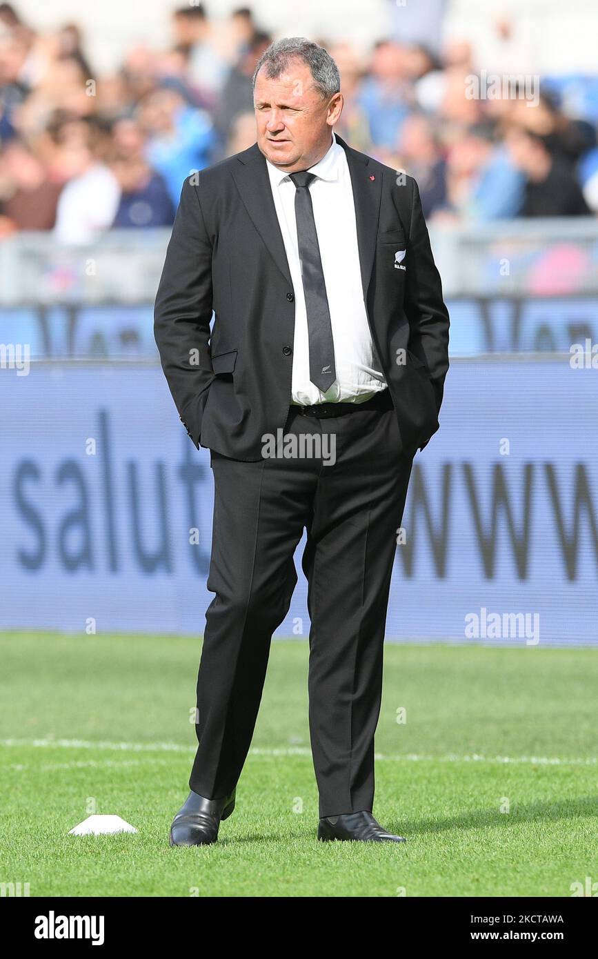 Ian Foster entraîneur-chef de la Nouvelle-Zélande All Blacks regarde  pendant le match de la série des nations d'automne 2021 entre l'Italie et  la Nouvelle-Zélande All Blacks au Stadio Olimpico, Rome, Italie, le