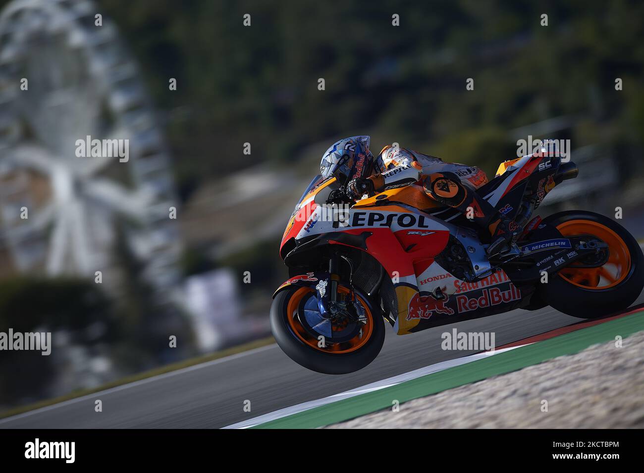 Pol Espargaro (44) d'Espagne et Repsol Honda Team lors de la qualification de Grande Premio Brembo do Algarve à Autodromo do Algarve sur 6 novembre 2021 à Lagoa, Algarve, Faro. (Photo de Jose Breton/Pics action/NurPhoto) Banque D'Images