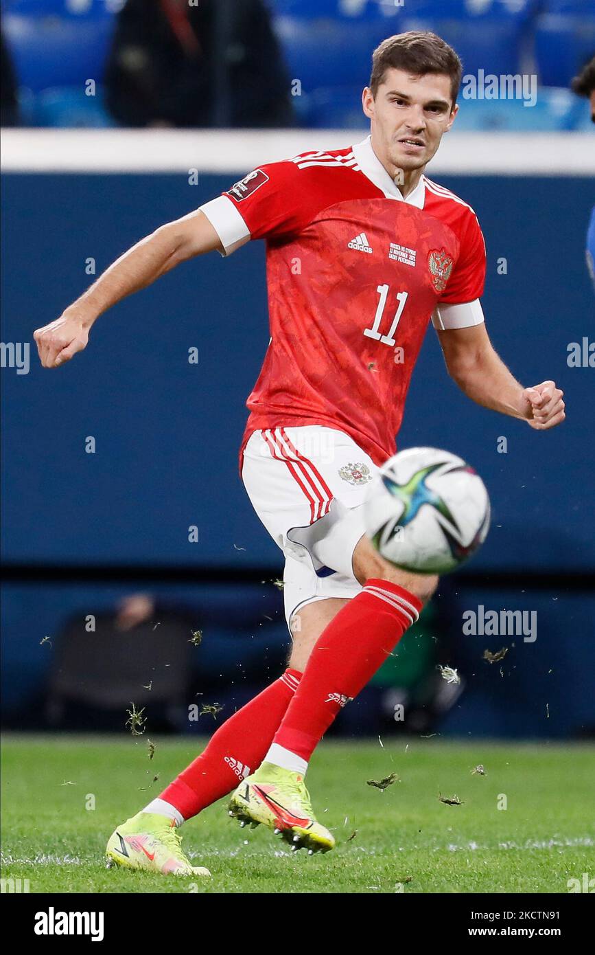 Roman Zobnin de Russie en action pendant la coupe du monde de la FIFA Qatar 2022 Groupe H qualification européenne de football match entre la Russie et Chypre sur 11 novembre 2021 à l'arène Gazprom à Saint-Pétersbourg, Russie. (Photo de Mike Kireev/NurPhoto) Banque D'Images