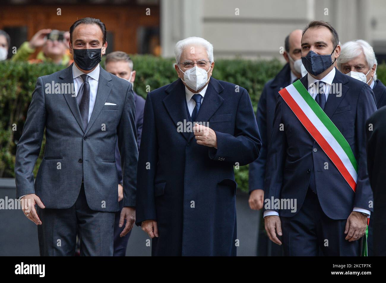 Président de l'italien Sergio Mattarella, Alberto Cirio et Stefano Lorusso pose pour le photographe à Turin sur la Piazza Carignano le 12 novembre 2021, en Italie (photo d'Alberto Gandolfo/NurPhoto) Banque D'Images