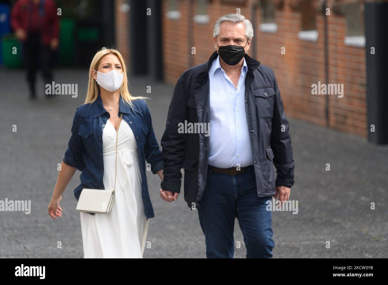 Alberto Fernández, Fabiola Yañez lors des élections législatives à Buenos Aires, Argentine, le dimanche 14 novembre 2021. (Photo de Mario de Fina/NurPhoto) Banque D'Images