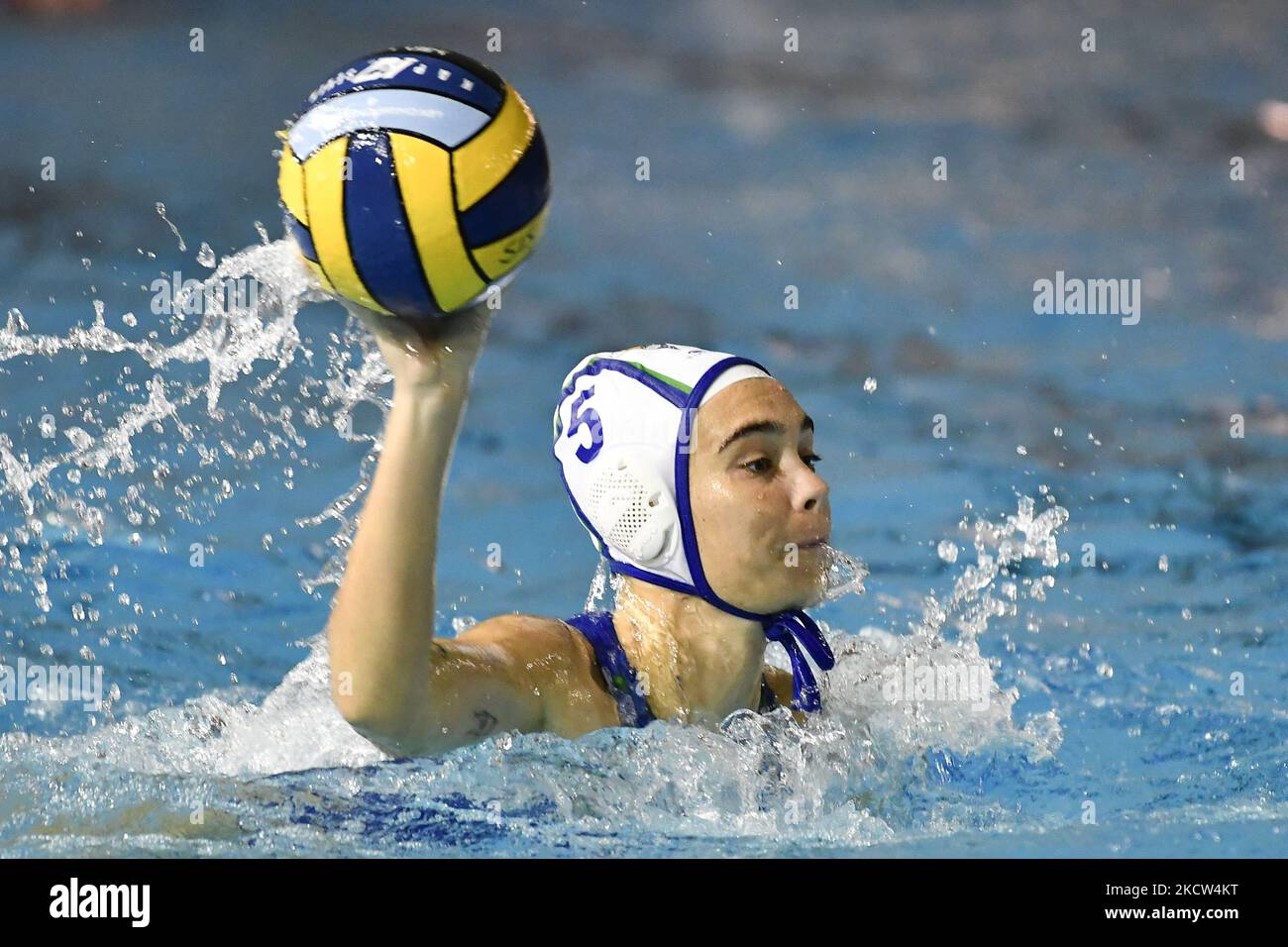 Carla TOHA VILANOVA de ce Mediterrani (ESP) en action pendant le Waterpolo Euro League Women, Groupe B, jour 1 entre ce Mediterrani et FTC Telecom Budapest à Polo Natatorio, 18th novembre 2021 à Rome, Italie. (Photo de Domenico Cippitelli/LiveMedia/NurPhoto) Banque D'Images