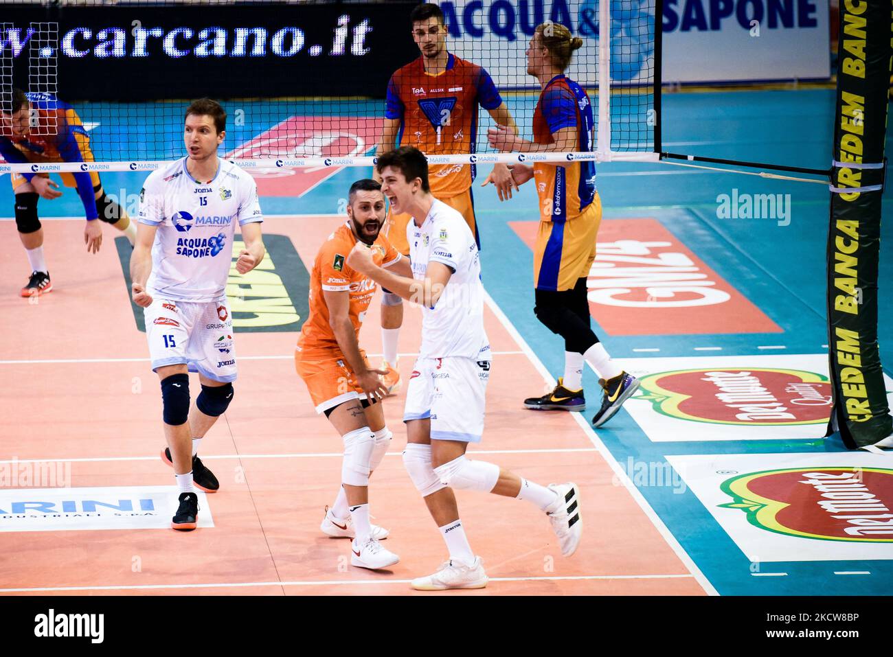 Tommaso Rinaldi exultation (Top Volley Cisterna) pendant le volley-ball Italien Serie A Men SuperLeague Championship Top Volley Cisterna vs Vero Volley Monza sur 20 novembre 2021 au PalaBianchini à Latina, Italie (photo de Bianca Simonetti/LiveMedia/NurPhoto) Banque D'Images