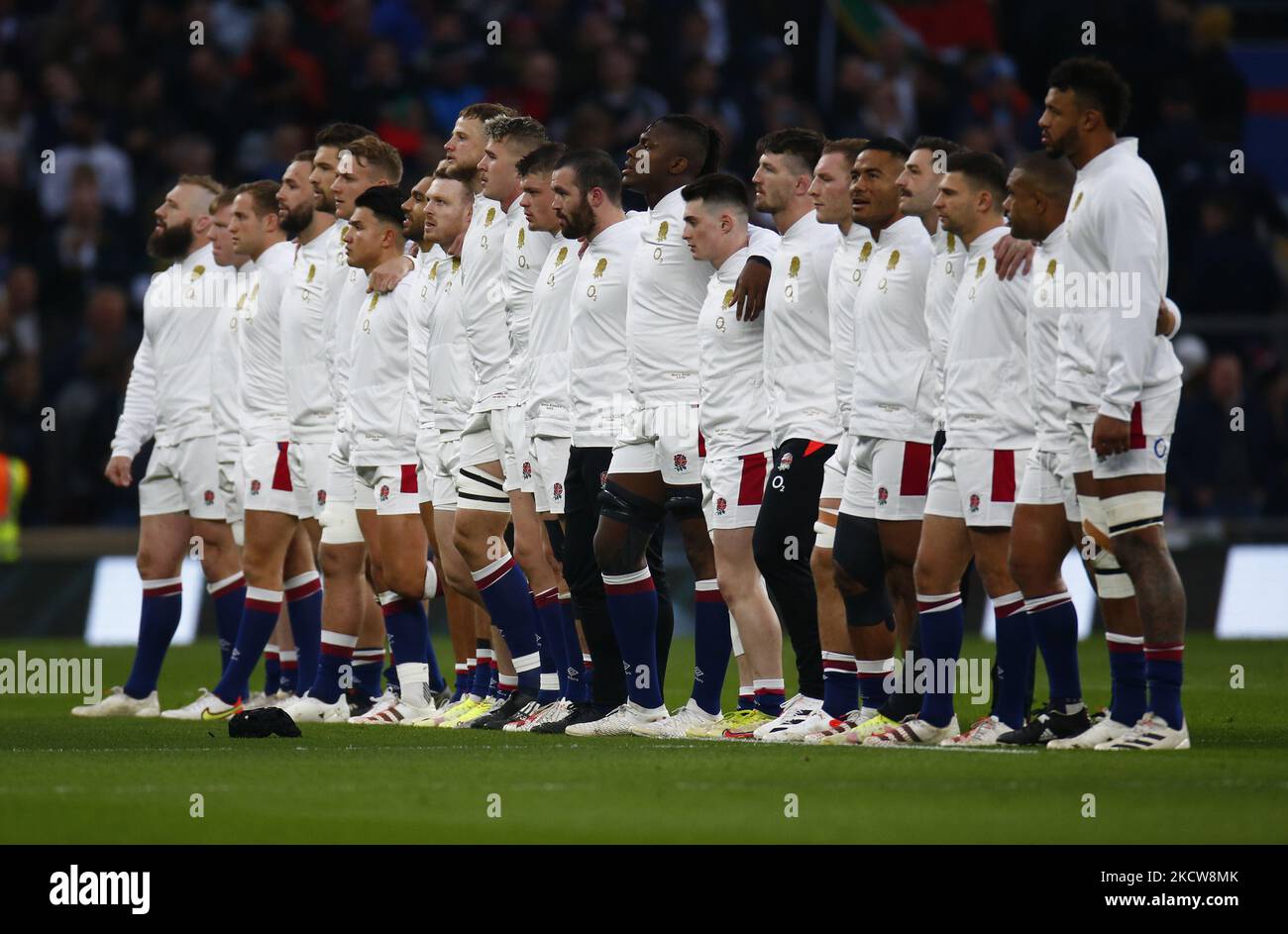 Les joueurs d'Angleterre avant le coup d'envoi lors du match de la série internationale d'automne entre l'Angleterre et l'Afrique du Sud, au stade de Twickenham le 20th novembre 2021 à Londres, Angleterre (photo par action Foto Sport/NurPhoto) Banque D'Images
