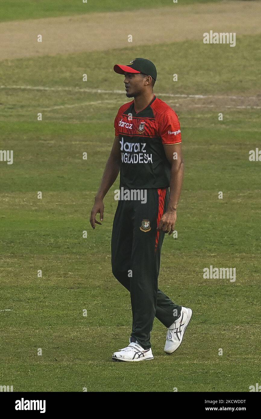 Bangladesh Taskin Ahmed lors du premier match international de cricket de Twenty20 entre le Bangladesh et le Pakistan au stade national de cricket Sher-e-Bangla à Dhaka, sur 19 novembre 2021. (Photo d'Ahmed Salahuddin/NurPhoto) Banque D'Images