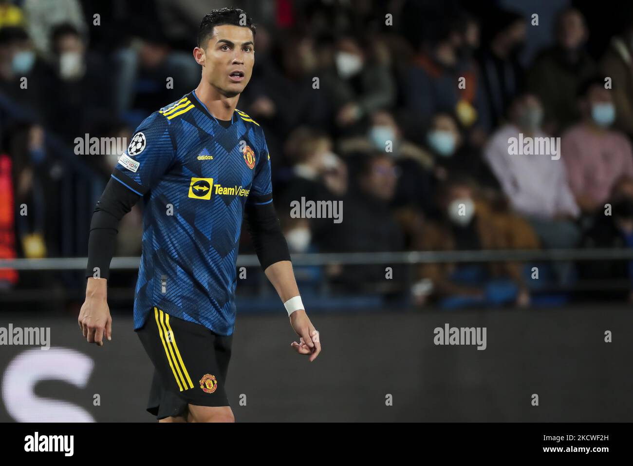 Avant de Manchester United Cristiano Ronaldo pendant le match de la Ligue des champions entre Villarreal CF et Manchester United au stade la Ceramica sur 23 novembre 2021. (Photo de Jose Miguel Fernandez/NurPhoto) Banque D'Images