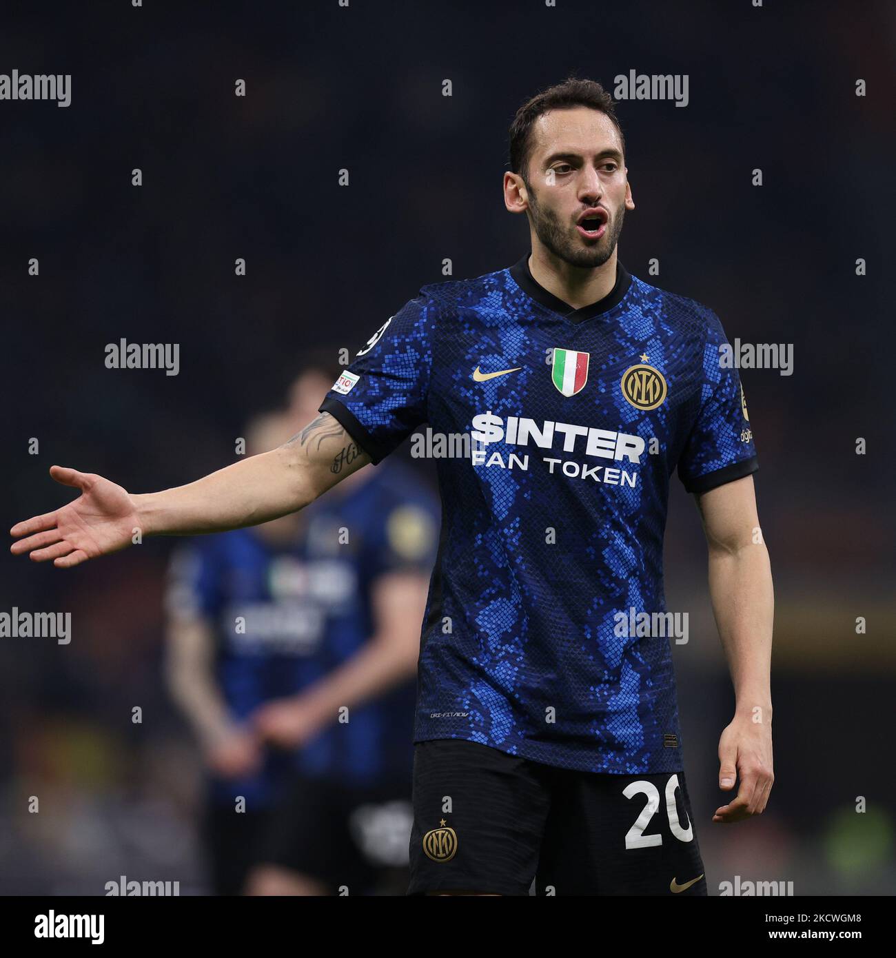 Hakan Calhanoglu (FC Internazionale) réagit lors du match de football de la Ligue des champions de l'UEFA Inter - FC Internazionale vs Shakhtar Donetsk sur 24 novembre 2021 au stade Giuseppe Meazza - San Siro de Milan, Italie (photo de Francesco Scaccianoce/LiveMedia/NurPhoto) Banque D'Images