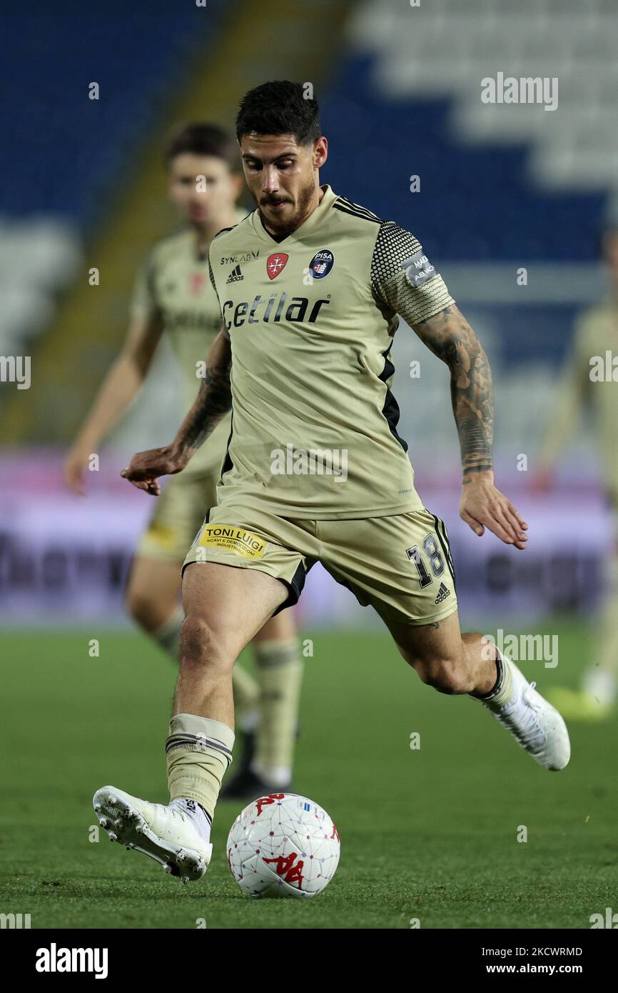 Giuseppe Mastinu (AC Pise 1909) en action pendant le match de football italien série B Brescia Calcio vs AC Pise sur 27 novembre 2021 au Stadio Mario Rigamonti à Brescia, Italie (photo de Francesco Scaccianoce/LiveMedia/NurPhoto) Banque D'Images