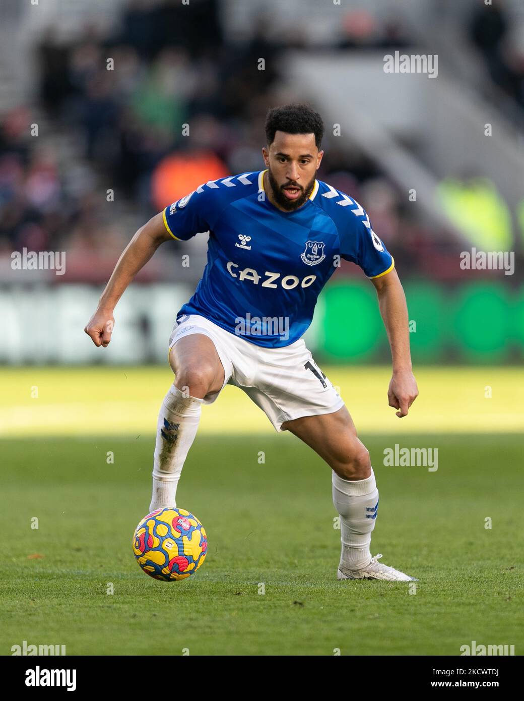 Andros Townsend d'Everton en action pendant le match de la Premier League entre Brentford et Everton au stade communautaire de Brentford, Brentford, le dimanche 28th novembre 2021. (Photo de Juan Gasperini/MI News/NurPhoto) Banque D'Images