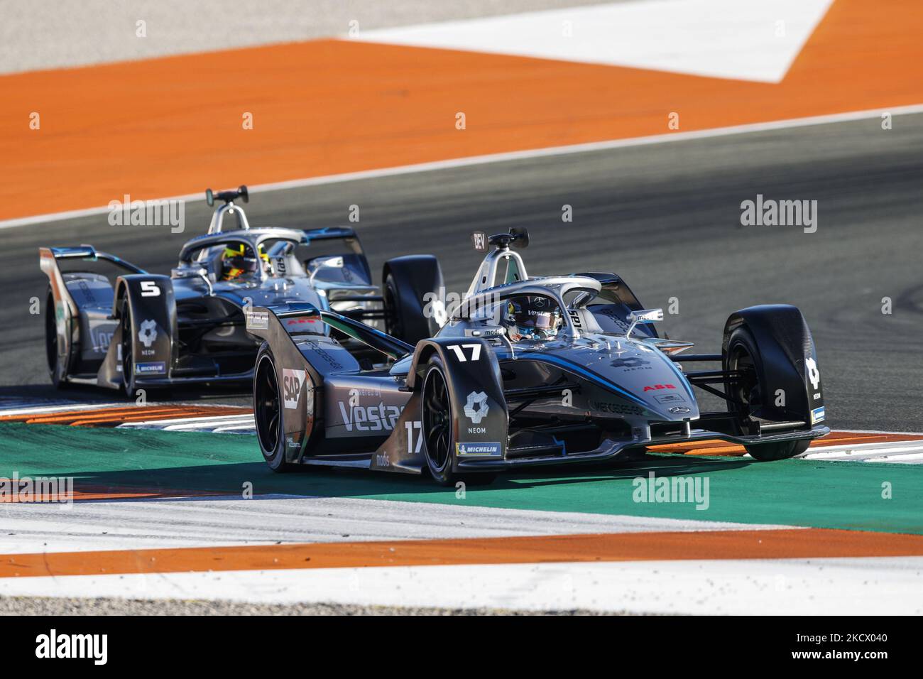 17 Nyck de Vries (Ned), Mercedes EQ Formula E Team, action 05 Stoffel Vandoorne (bel), Mercedes EQ Formula E Team, action pendant les essais pré-saison ABB Formula E au circuit Ricardo Tormo à Valence sur 30 novembre en Espagne. (Photo par Xavier Bonilla/NurPhoto) Banque D'Images