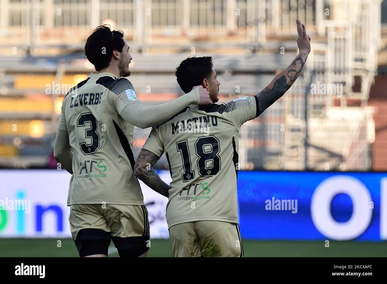 Giuseppe Mastinu (Pise) célèbre après avoir marquant le but de 1-0 lors du match de football italien série B Como 1907 vs AC Pise sur 04 décembre 2021 au Stadio Giuseppe Sinigaglia à Côme, Italie (photo de Gabriele Masotti/LiveMedia/NurPhoto) Banque D'Images