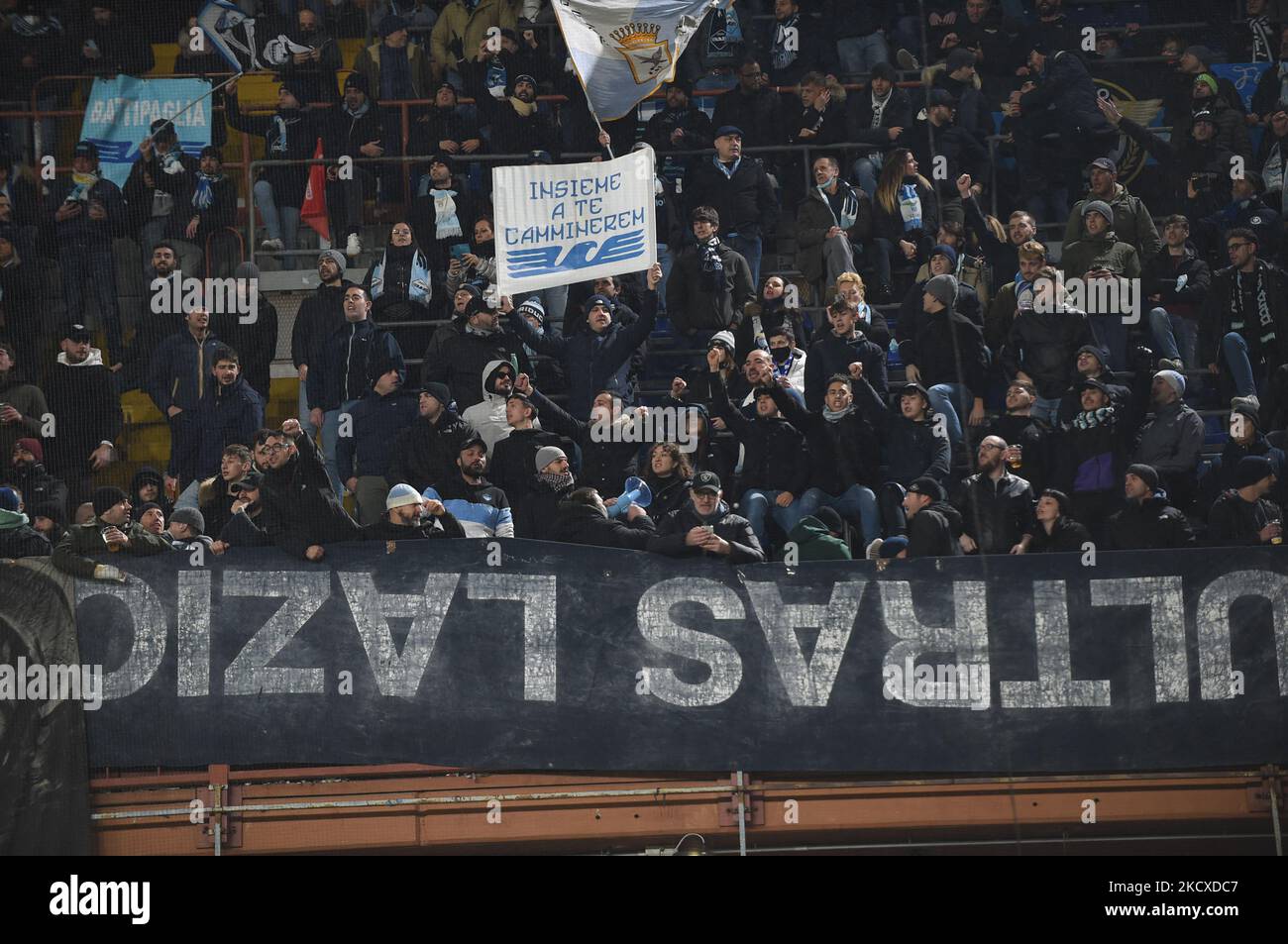 Supporters Latium pendant le football italien série Un match UC Sampdoria vs SS Lazio sur 05 décembre 2021 au stade Luigi Ferraris à Gênes, Italie (photo par Danilo Vigo/LiveMedia/NurPhoto) Banque D'Images