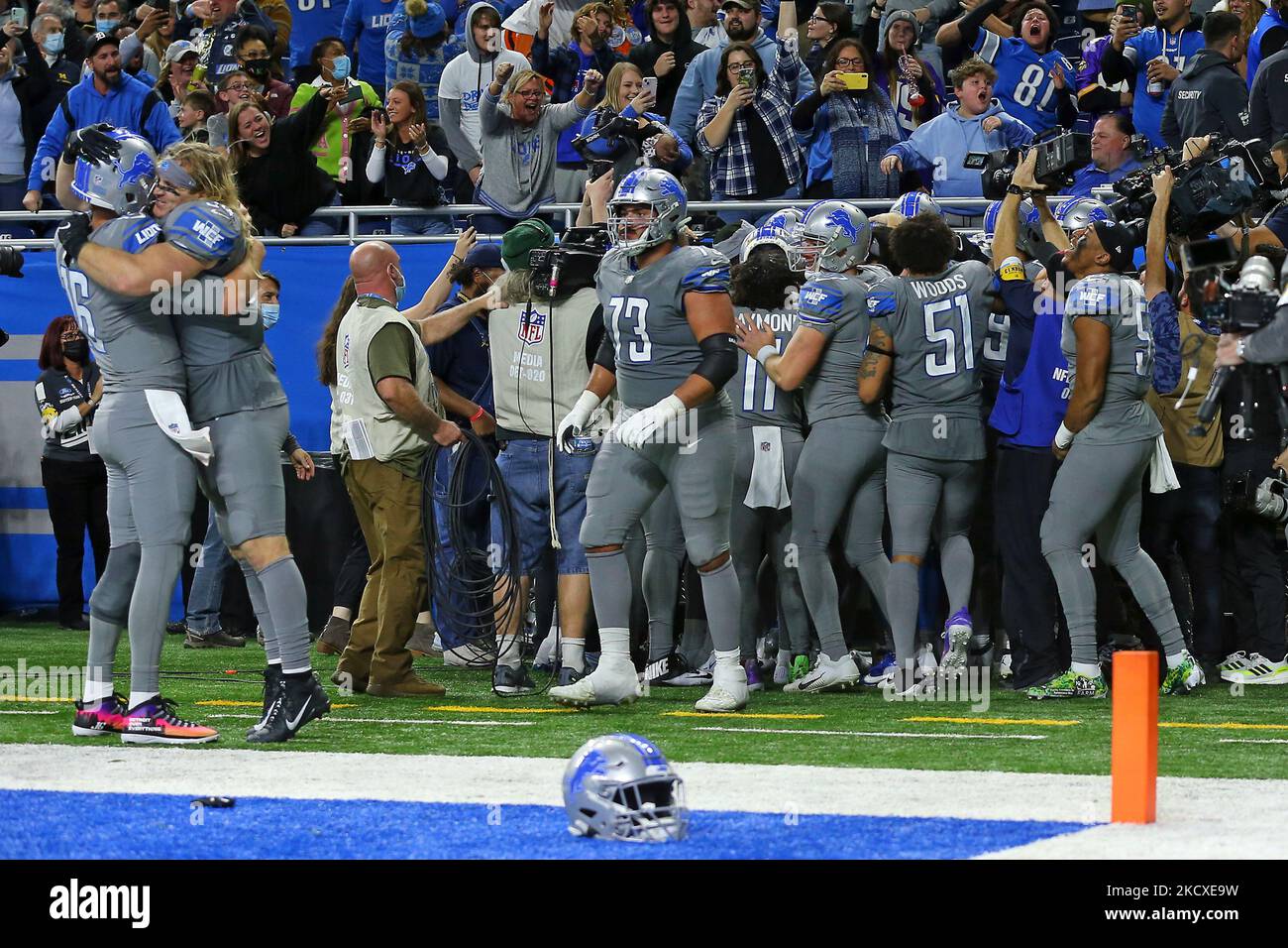 Les joueurs des Lions de Détroit célèbrent la victoire de la première saison sur les Vikings du Minnesota à Detroit, Michigan, États-Unis, dimanche, 5 décembre 2021. (Photo de Jorge Lemus/NurPhoto) Banque D'Images