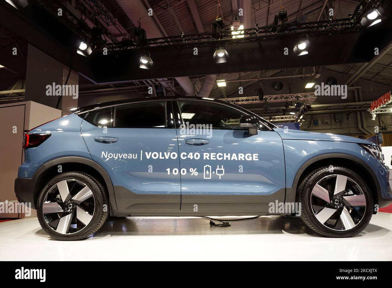Volvo montre le nouveau modèle de VOLVO C40 ELECTRIC pendant le Paris Nautic (Volvo Partner) - 09 décembre 2021, Paris (photo de Daniel Pier/NurPhoto) Banque D'Images