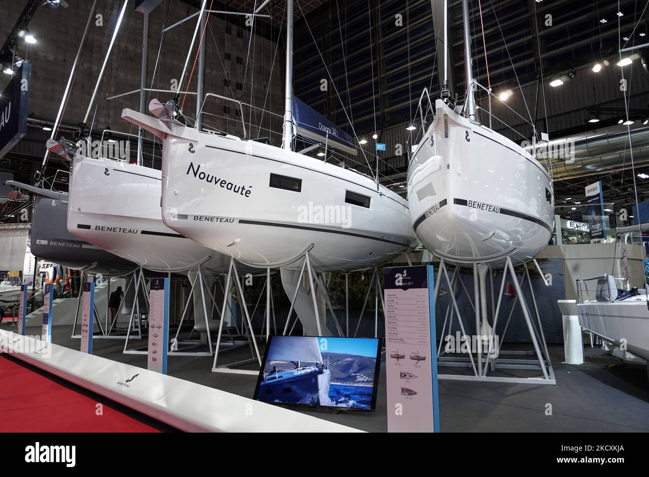La marque française Beneteau présente le nouveau voilier << Oceanis 34,1 >> au festival nautique de Paris - 09 décembre 2021 (photo de Daniel Pier/NurPhoto) Banque D'Images