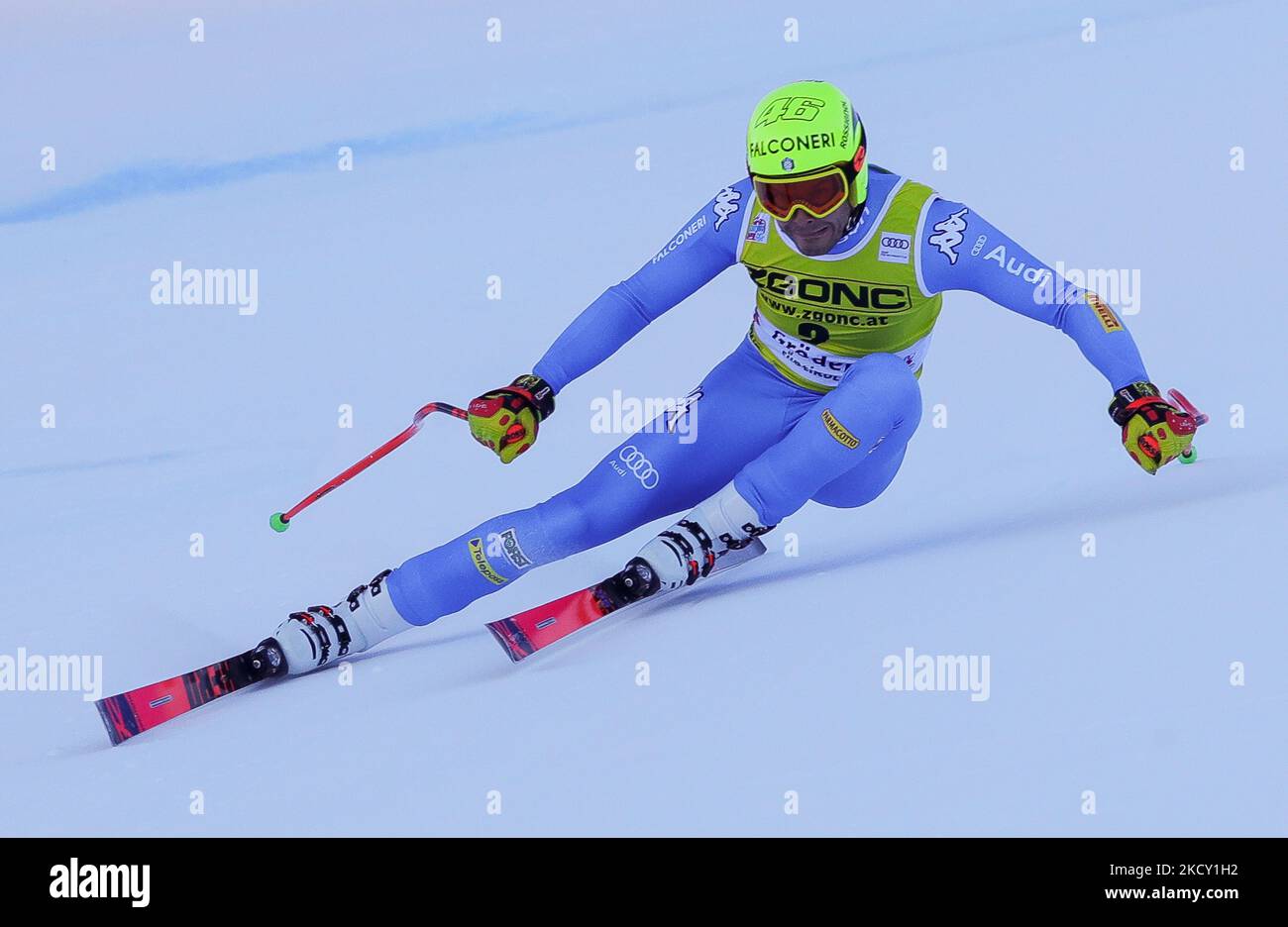 Omaggio di Innerhofer Christof a Valentino Rossi &#XA; pendant la course de ski alpin coupe du monde de ski FIS 2021 - Men&#39;s Super-G sur 17 décembre 2021 au Saslong à Val Gardena, Italie (photo de Sergio Bisi/LiveMedia/NurPhoto) Banque D'Images