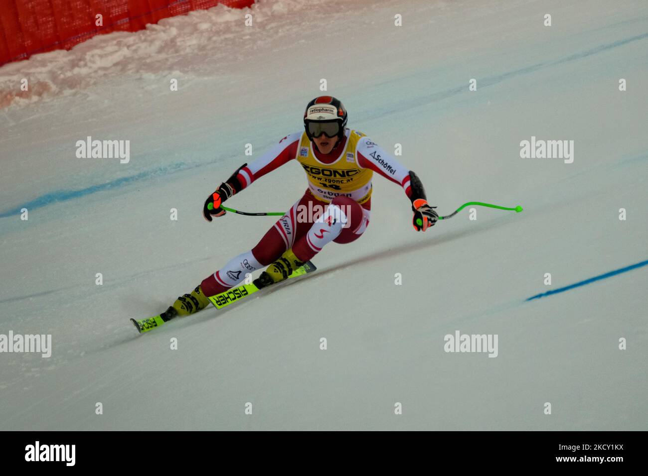 Raphael Haaser (AUT) pendant la course de ski alpin coupe du monde de ski FIS 2021 - Men&#39; Super-G sur 17 décembre 2021 au Saslong à Val Gardena, Italie (photo de Roberto Tommasini/LiveMedia/NurPhoto) Banque D'Images