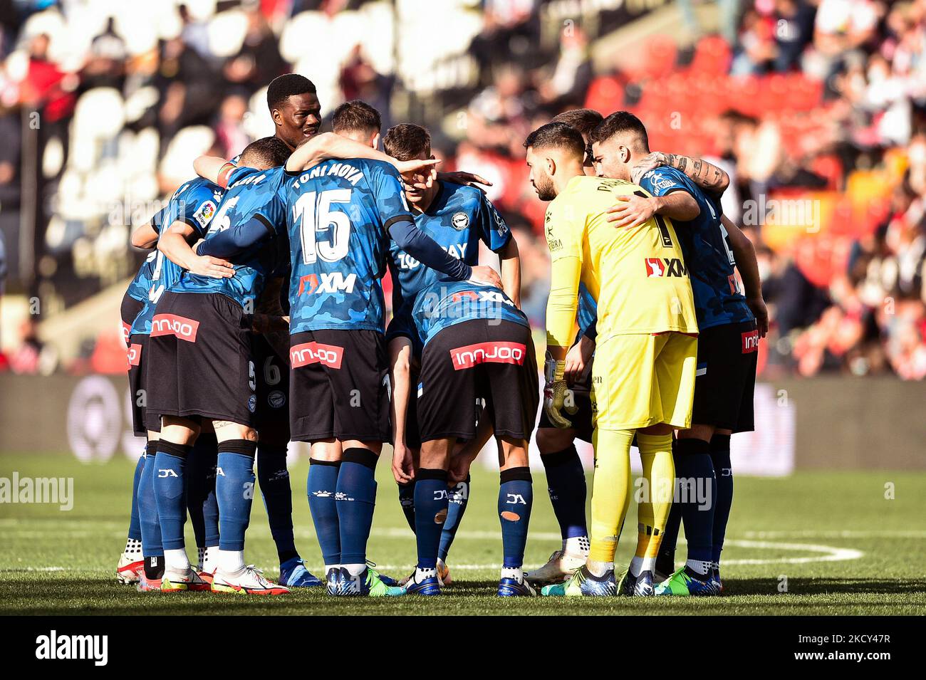 Alaves XI pendant le match de la Liga entre Rayo Vallecano et Deportivo Alaves à l'Estadio de Vallecas sur 18 décembre 2021 à Madrid, Espagne. (Photo de Rubén de la Fuente Pérez/NurPhoto) Banque D'Images