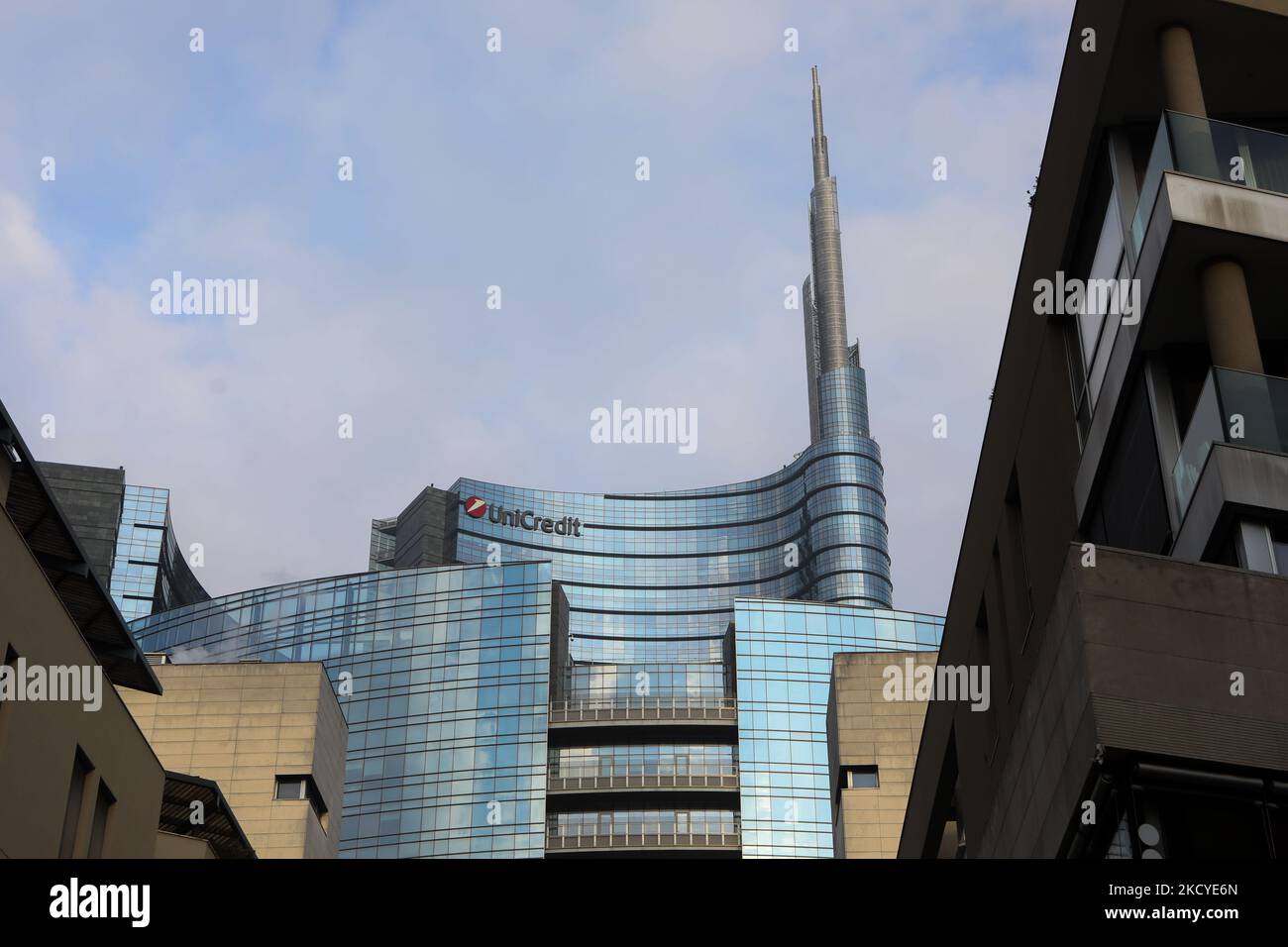 La tour Unicredit à Milan, en Italie, sur 23 décembre 2021. (Photo par Mairo Cinquetti/NurPhoto) Banque D'Images