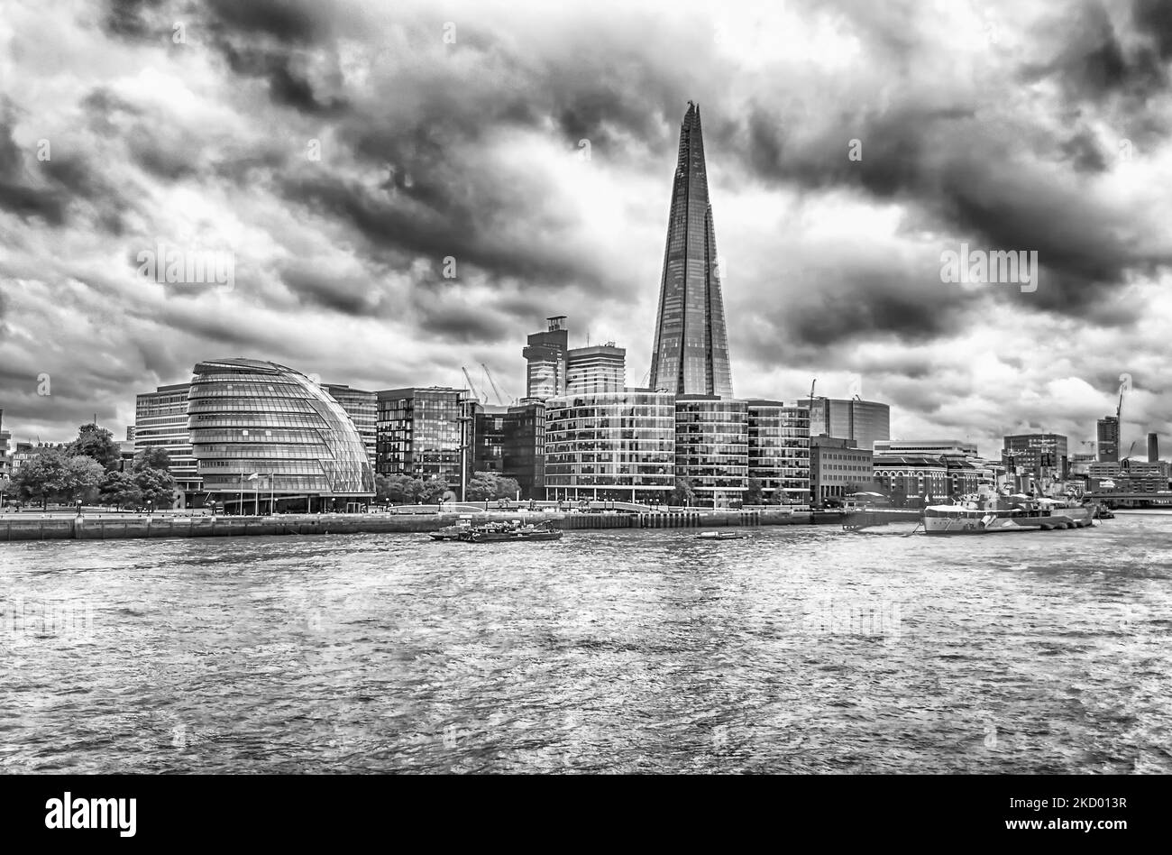 Vue aérienne de South Bank depuis Tower Bridge sur la Tamise, Londres, Royaume-Uni Banque D'Images