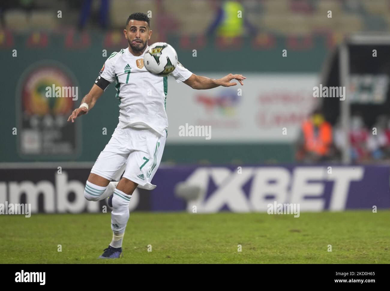 Riyad Mahrez (capitaine) d'Algérie pendant l'Algérie contre la Guinée équatoriale, coupe africaine des nations, au stade Japoma sur 16 janvier 2022. (Photo par Ulrik Pedersen/NurPhoto) Banque D'Images