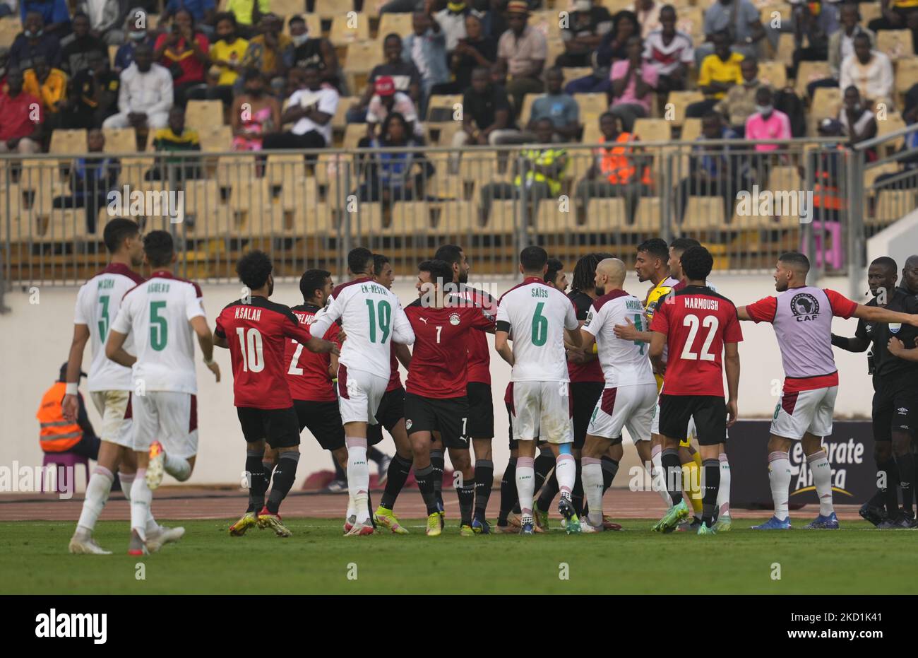 Les deux équipes d'un groupe se battent au Maroc contre l'Egypte, coupe africaine des nations, au stade Ahmadou Ahidjo sur 30 janvier 2022. (Photo par Ulrik Pedersen/NurPhoto) Banque D'Images