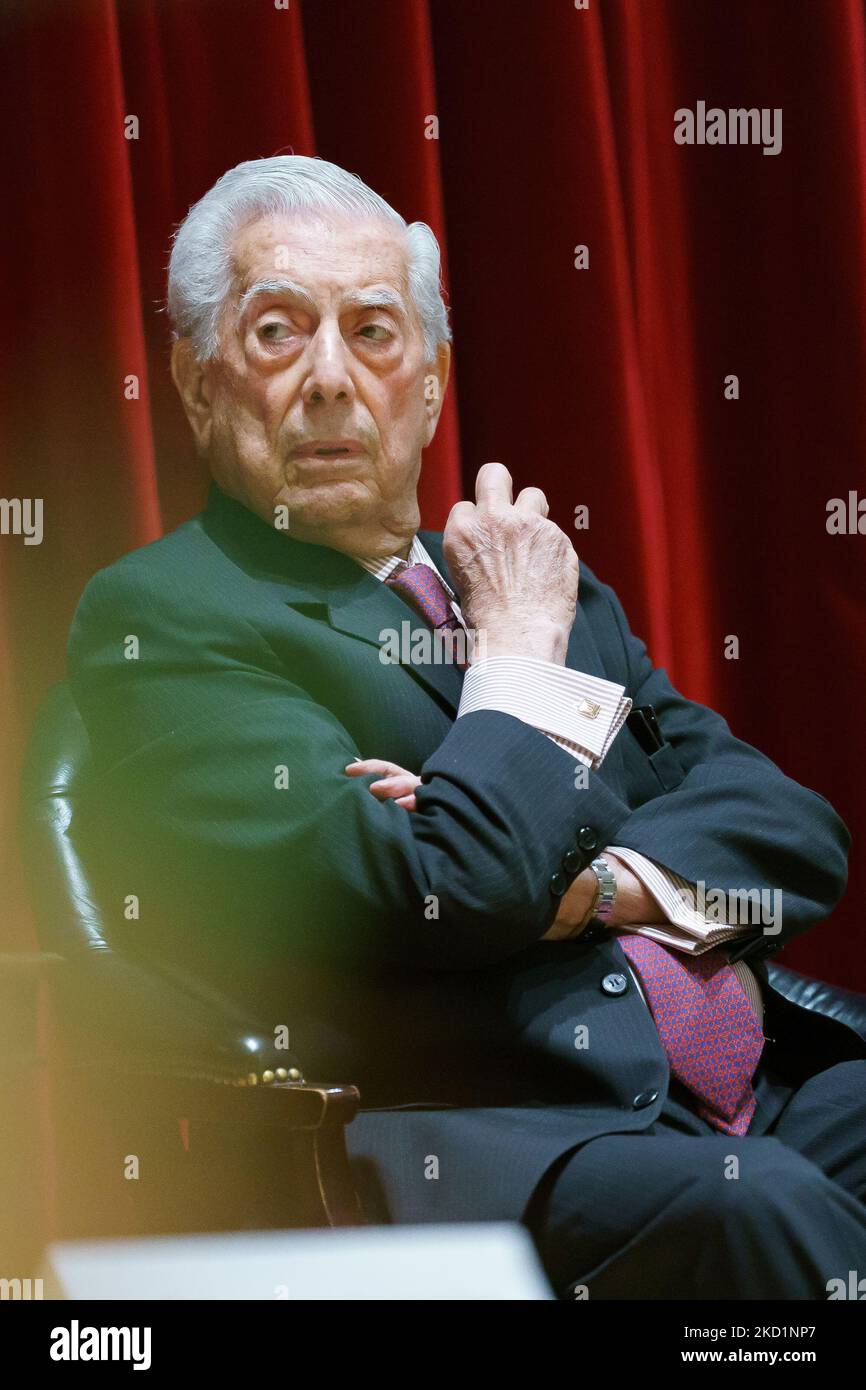 Mario Vargas Llosa participe au forum de la Commission ibéro-américaine à Madrid 1 février 2022 Espagne (photo d'Oscar Gonzalez/NurPhoto) Banque D'Images