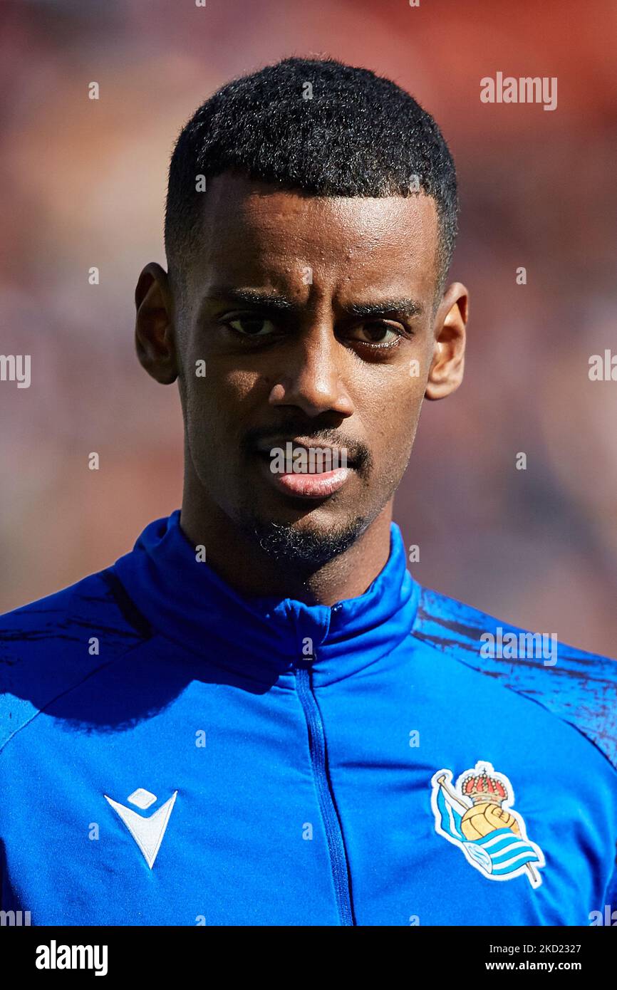 Alexandre Isak de Real Sociedad regarde avant le match de la Liga Santander entre Valencia CF et Real Sociedad au stade Mestalla sur 6 février 2022, Valence, Espagne. (Photo de David Aliaga/NurPhoto) Banque D'Images