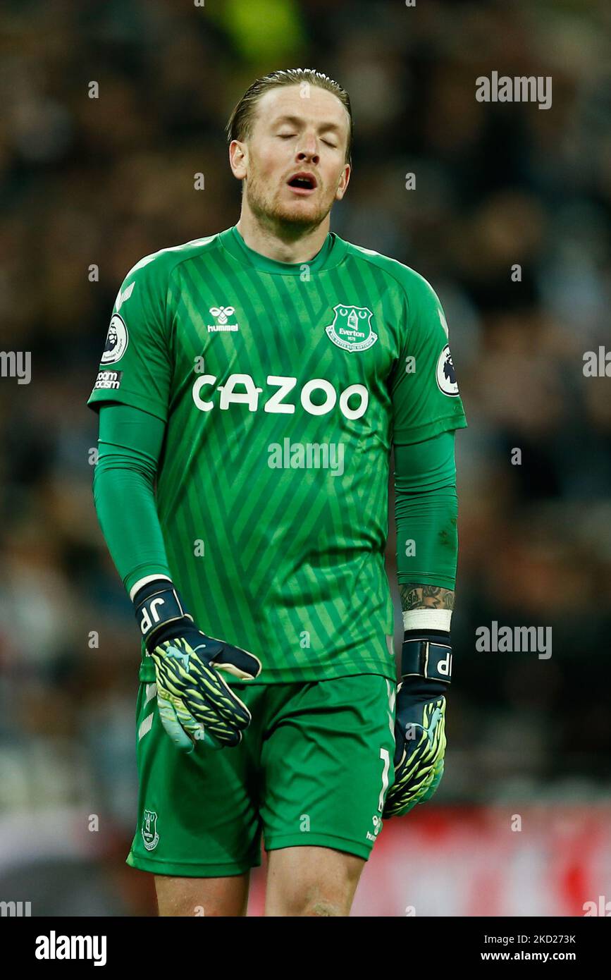 Jordan Pickford d'Everton réagit lors du match de la première League entre Newcastle United et Everton au St. James's Park, Newcastle, le mardi 8th février 2022. (Photo de will Matthews/MI News/NurPhoto) Banque D'Images