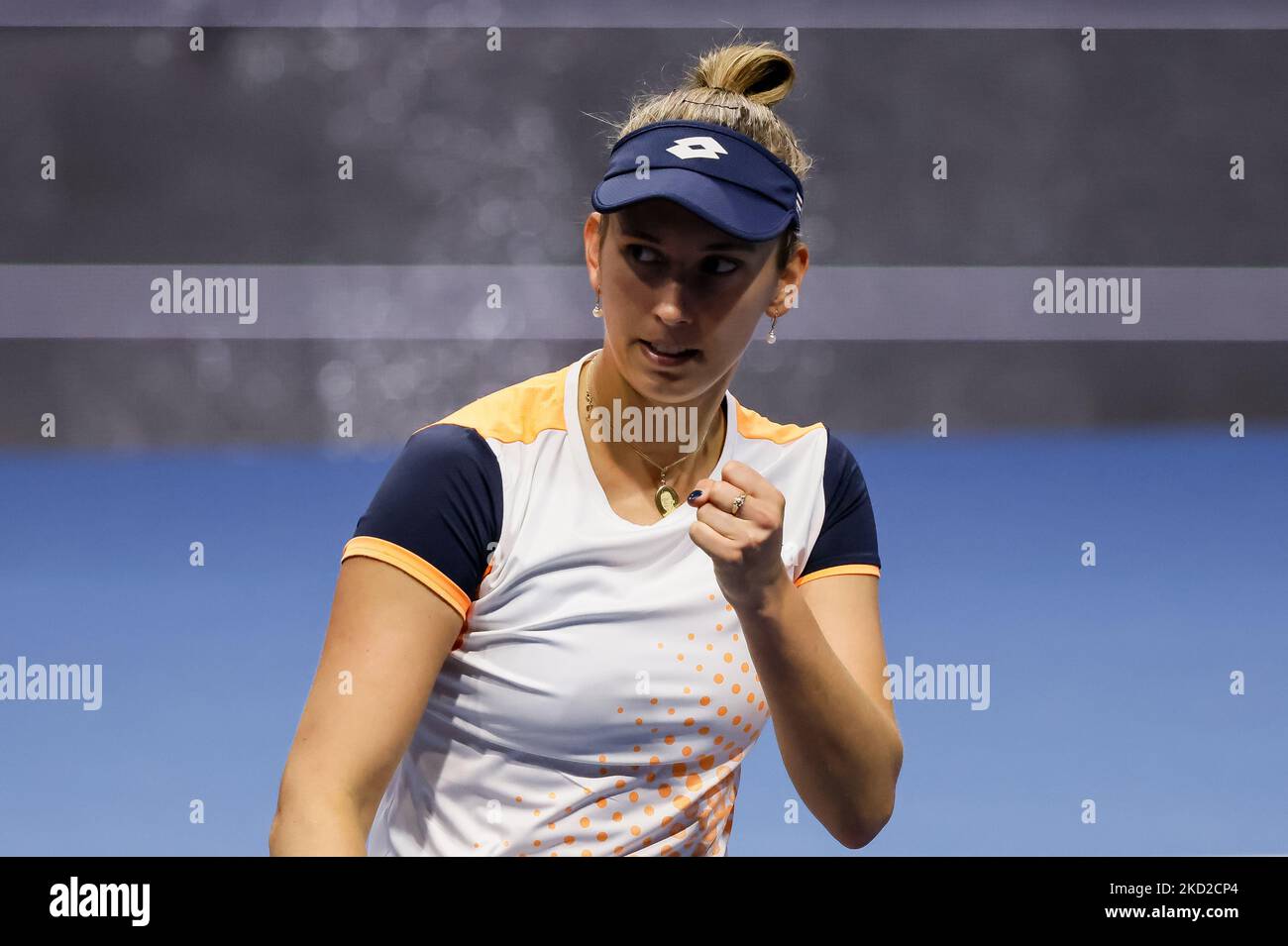 Elise Mertens de Belgique célèbre lors du quart-finale féminin du WTA 500 Trophée des dames de Saint-Pétersbourg 2022 Tournoi international de tennis contre Maria Sakkari de Grèce sur 11 février 2022 à l'arène de Sibur à Saint-Pétersbourg, en Russie. (Photo de Mike Kireev/NurPhoto) Banque D'Images