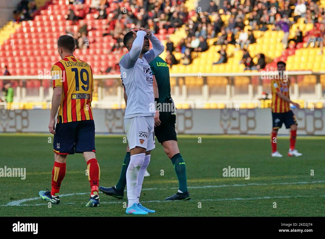 Roberto Insigne (Benevento Calcio) pendant le match de football italien série B US Lecce vs Benevento Calcio sur 13 février 2022 au Stadio via del Mare à Lecce, Italie (photo de Emmanuele Mastrasdonato/LiveMedia/NurPhoto) Banque D'Images