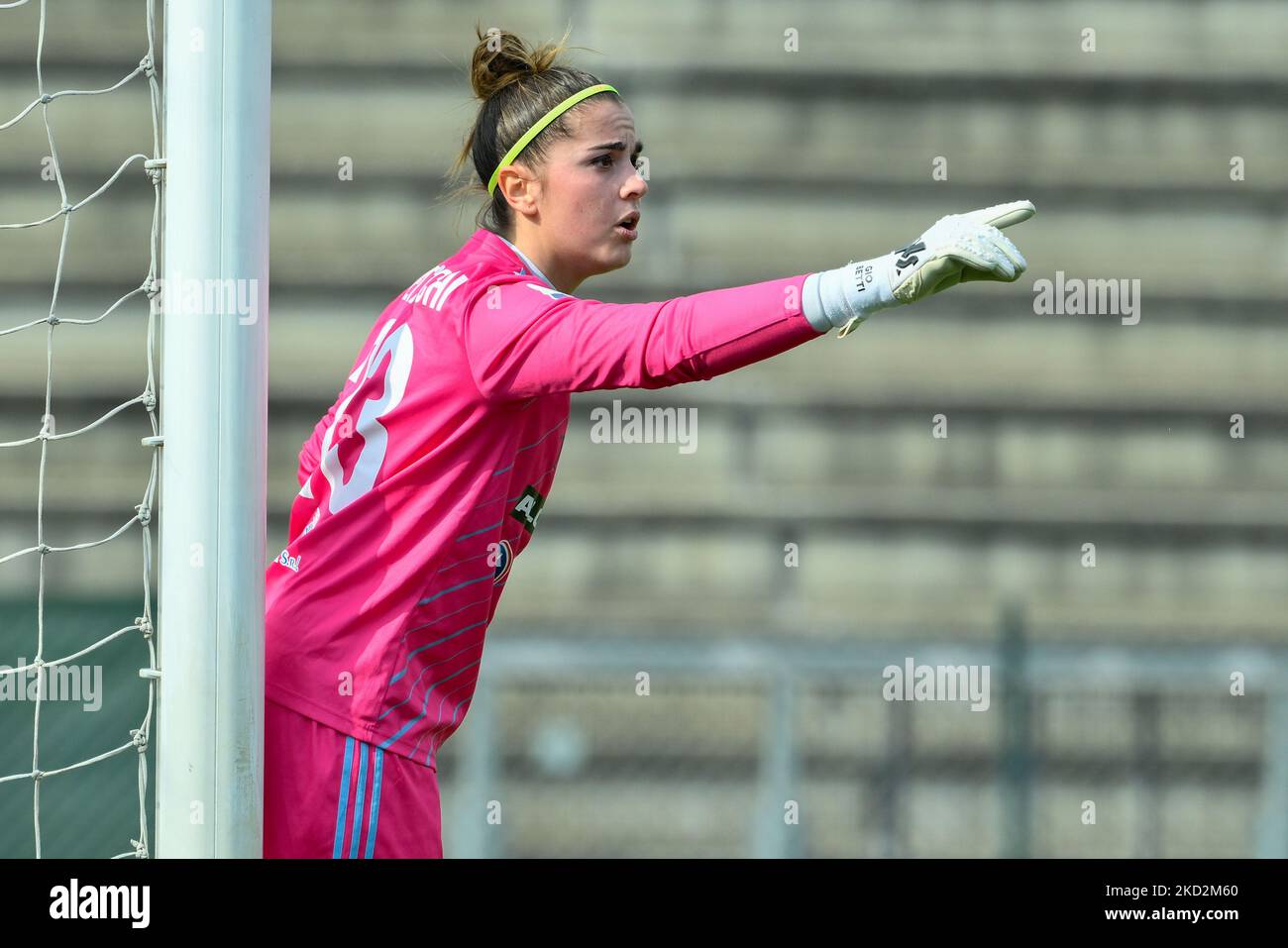 Giorgia Bettineschi (Como Women) lors de la finale du quart de football italien - Italian Cup Women 2021/2022 match entre AS Roma Women contre FC Como Women au stade Tre Fontane le 13 février 2022. (Photo de Fabrizio Corradetti/LiveMedia/NurPhoto) Banque D'Images