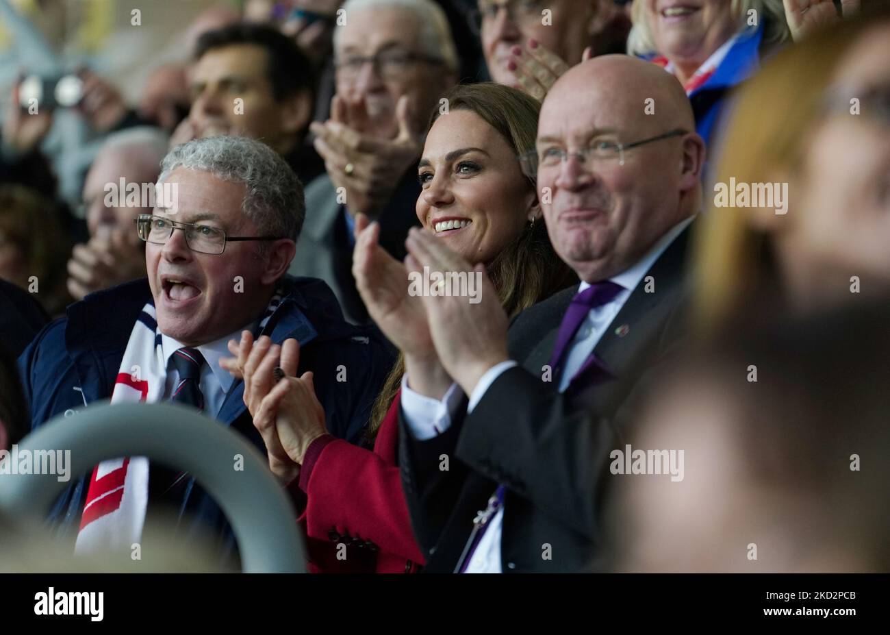 La princesse de Galles dans le stand regardant le match de quart de finale de la coupe du monde de rugby Angleterre contre Papouasie-Nouvelle-Guinée au stade DW, Wigan, son premier match auquel elle a participé depuis qu'elle a succédé au Duc de Sussex en tant que patron de la ligue de football de rugby (RFL). Date de la photo: Samedi 5 novembre 2022. Banque D'Images