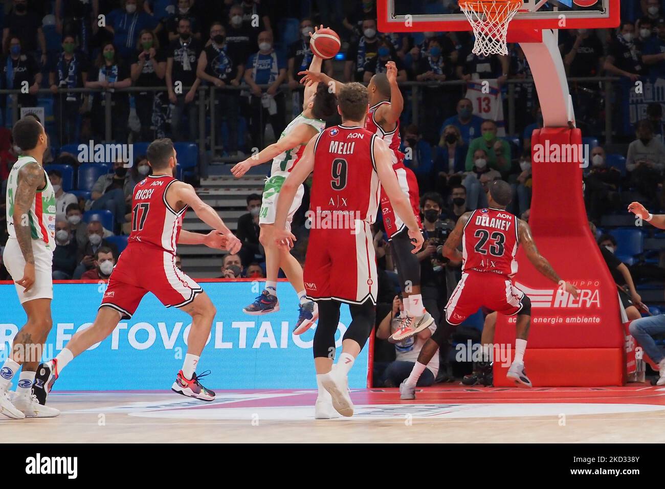 Nazareth Mitrou-long (Germani Brescia) lors de la coupe de basket italienne hommes huit finales - demi-finales - Un échange X Armani Milan contre Germani Brescia sur 19 février 2022 à l'arène Virtfrigo à Pesaro, Italie (photo de Savino Paolella/LiveMedia/NurPhoto) Banque D'Images