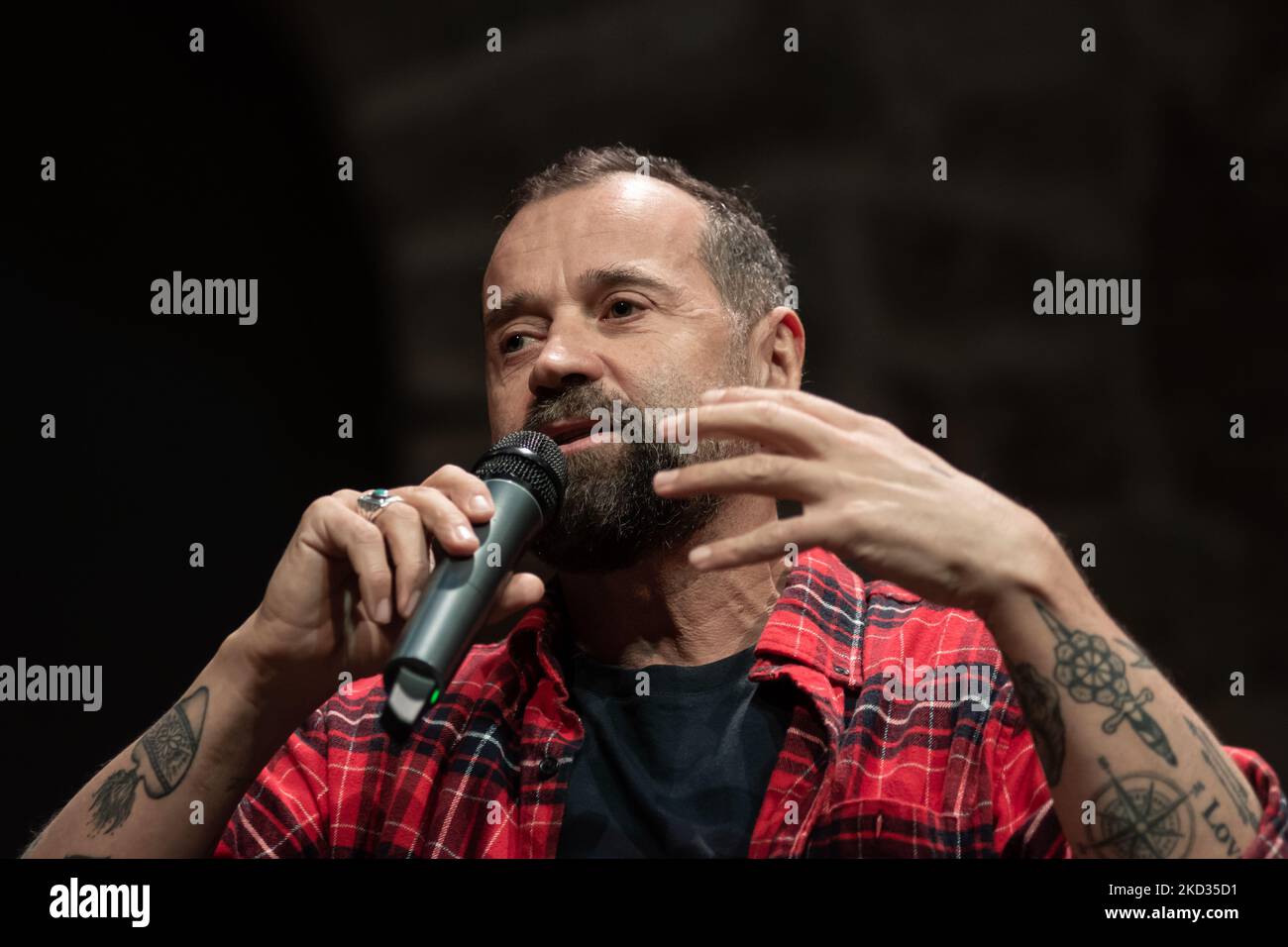 Fabio Volo, animateur, acteur et écrivain italien, ancien Hyena d'Italia Uno, a rencontré ses lecteurs à Palerme, au Real Teatro Santa Cecilia, pour présenter son dernier roman "Une nouvelle vie" publié par Mondadori. Italie, Sicile, Palerme, 20 février 2022. (Photo de Francesco Militello Mirto/NurPhoto) Banque D'Images