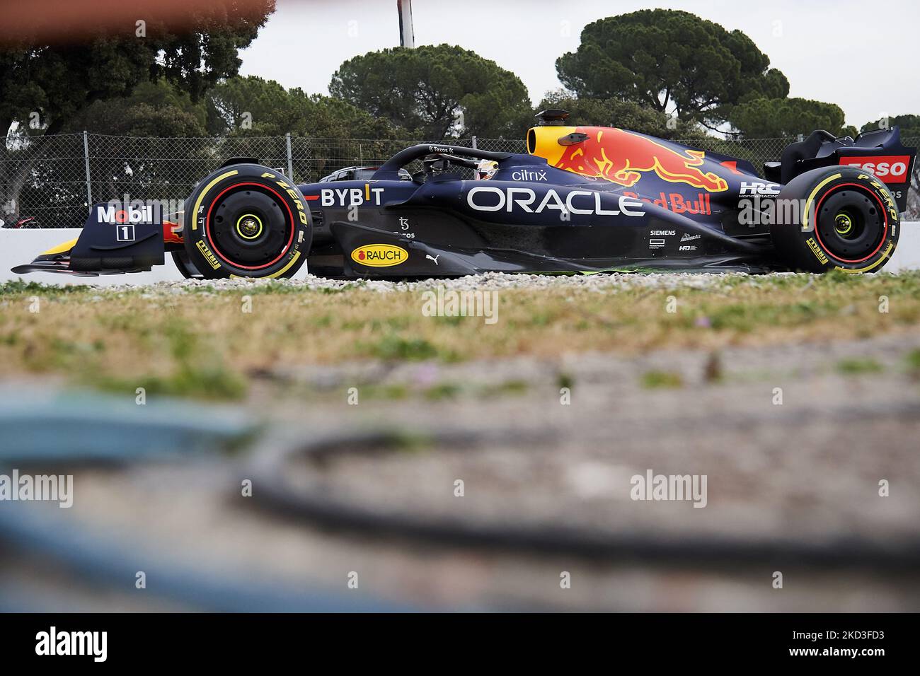 Max Verstappen des pays-Bas au volant de la (1) Oracle Red Bull Racing RB18 Honda pendant le troisième jour de F1 essais au circuit de Barcelone-Catalunya sur 24 février 2022 à Barcelone, Espagne. (Photo de Jose Breton/Pics action/NurPhoto) Banque D'Images