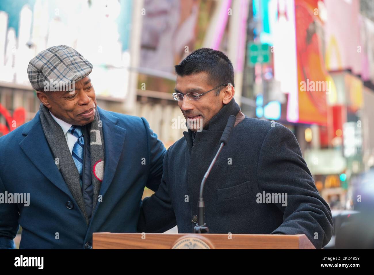 Le maire de la N.Y.C. Eric Adams lève un mandat de masque d'école et des règles de vaccination à l'intérieur. Le maire Eric Adams a déclaré vendredi, 4 mars 2022, qu'il a officiellement mis fin au mandat de masque de la ville de New York pour les écoles publiques et à une exigence de preuve de vaccination pour les restaurants intérieurs, les salles de gym et les lieux de divertissement, un moment important pour une ville qui était autrefois un épicentre de la pandémie. (Photo de John Nacion/NurPhoto) Banque D'Images
