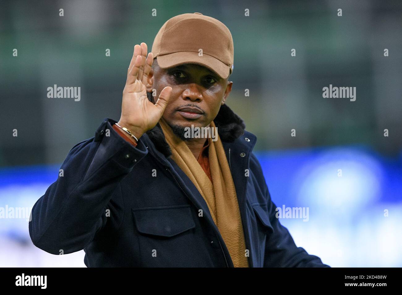 Ancien joueur du FC Internazionale Samuel ETO’o gestes pendant la série Un match entre le FC Internazionale et l’US Salernitana 1919 au Stadio Giuseppe Meazza, Milan, Italie, le 4 mars 2022. (Photo de Giuseppe Maffia/NurPhoto) Banque D'Images