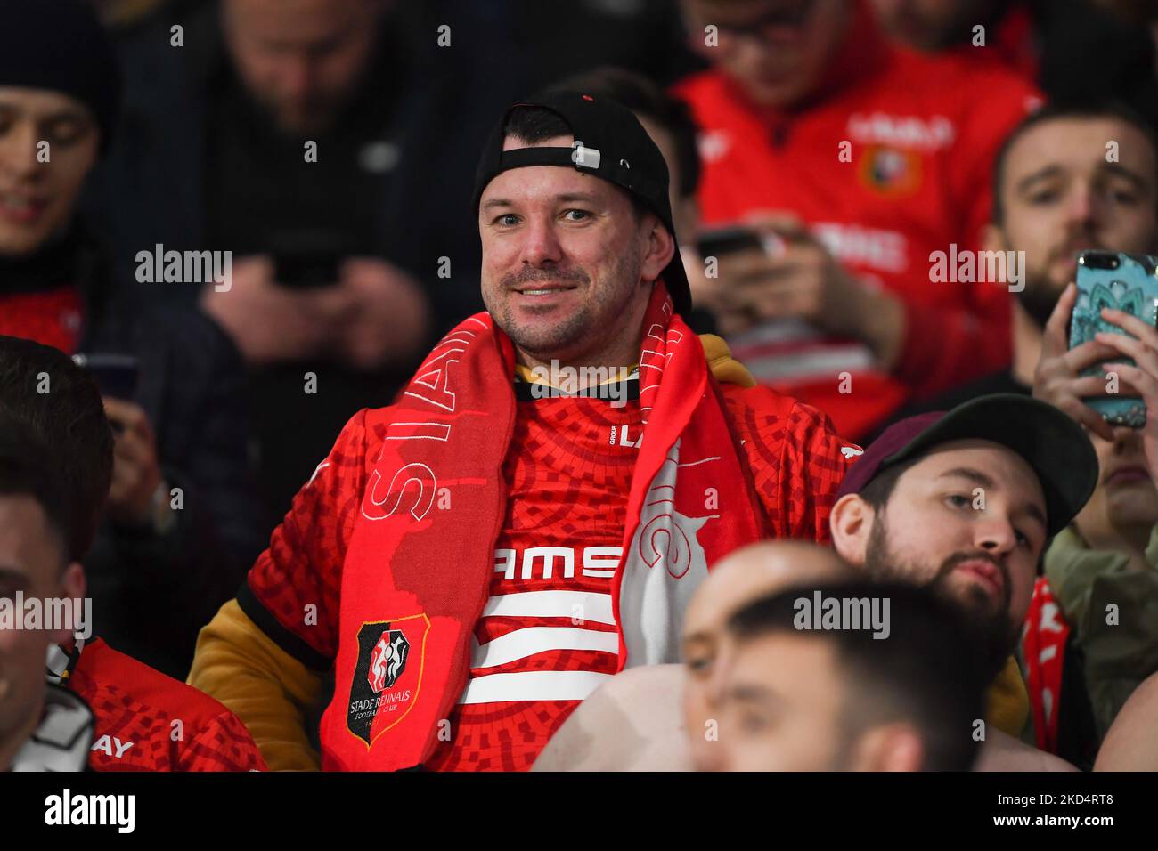 Supporter de Rennes lors du match de la Ligue de la Conférence Europa de l'UEFA Round of 16 entre Leicester City et le Stade Rennais F.C. au King Power Stadium, Leicester, le jeudi 10th mars 2022. (Photo de Jon Hobley/MI News/NurPhoto) Banque D'Images